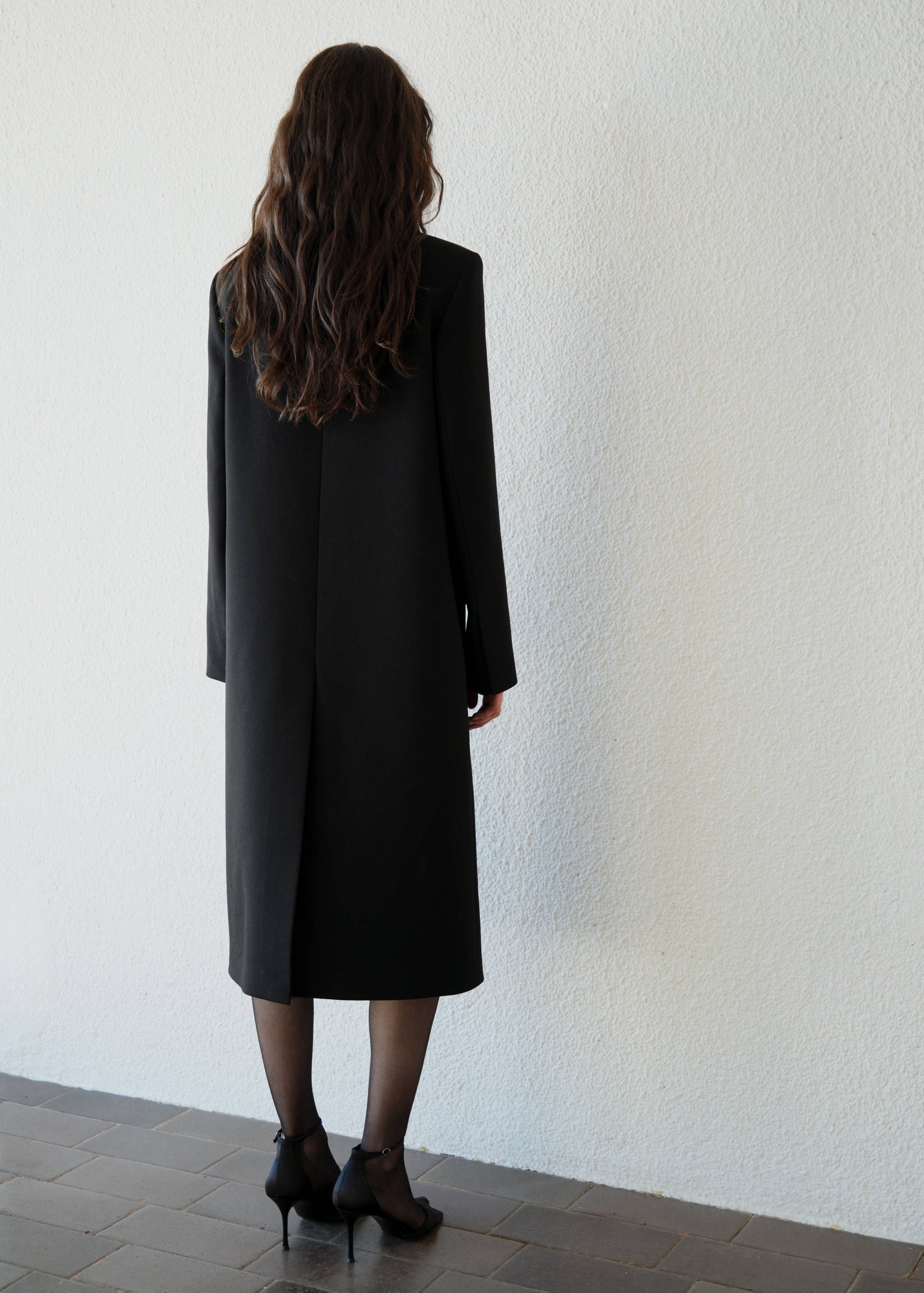 Long structured wool coat - Reverse of the article