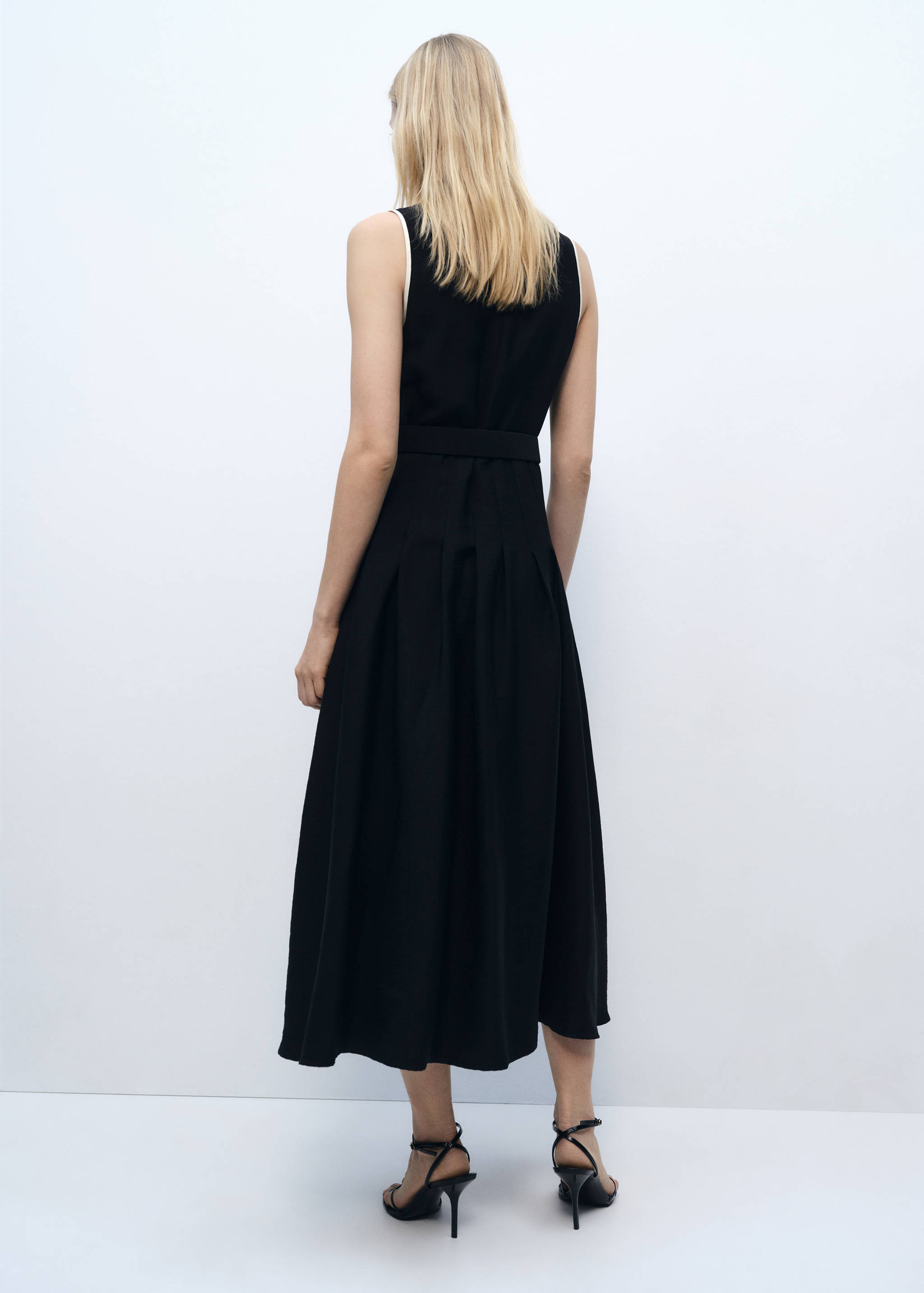 Flared midi-dress with belt - Reverse of the article