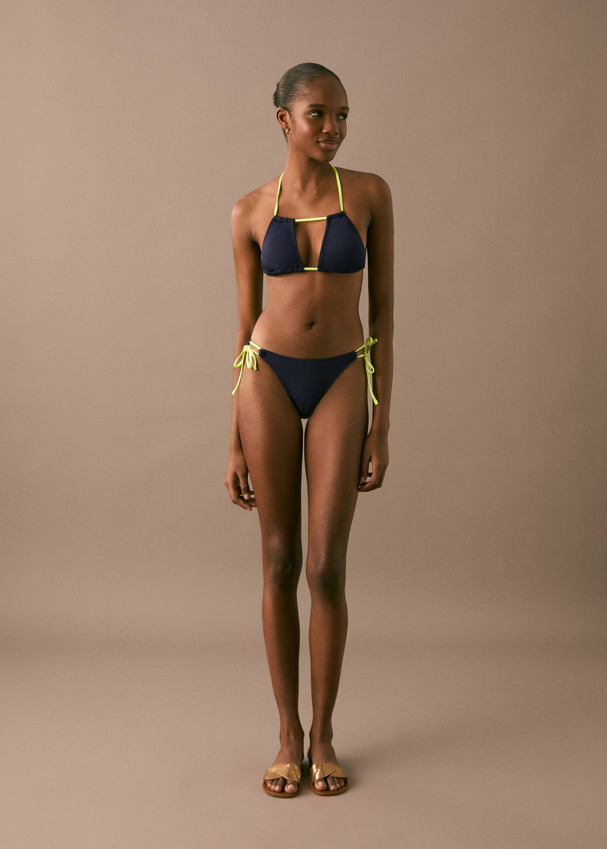Two-tone bikini - Details of the article 2