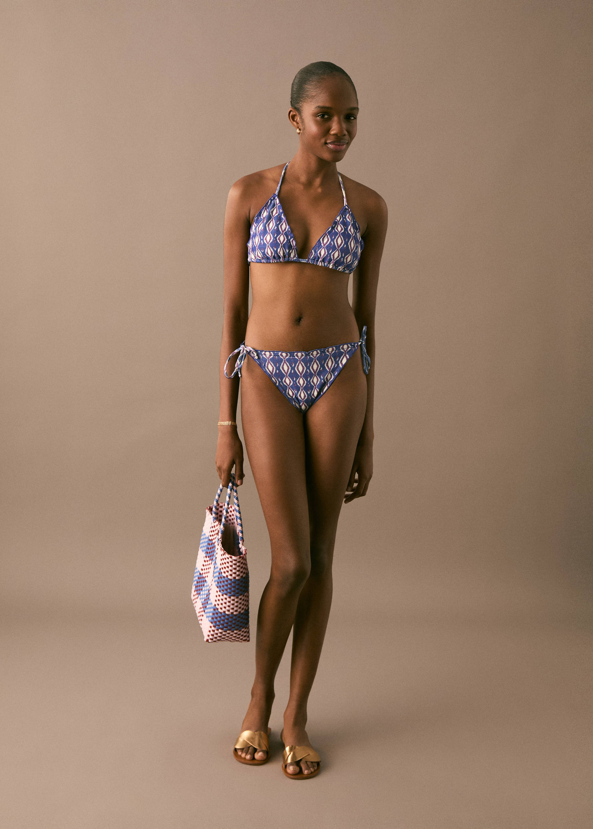 Бикини с принтом и окантовкой - Общий план