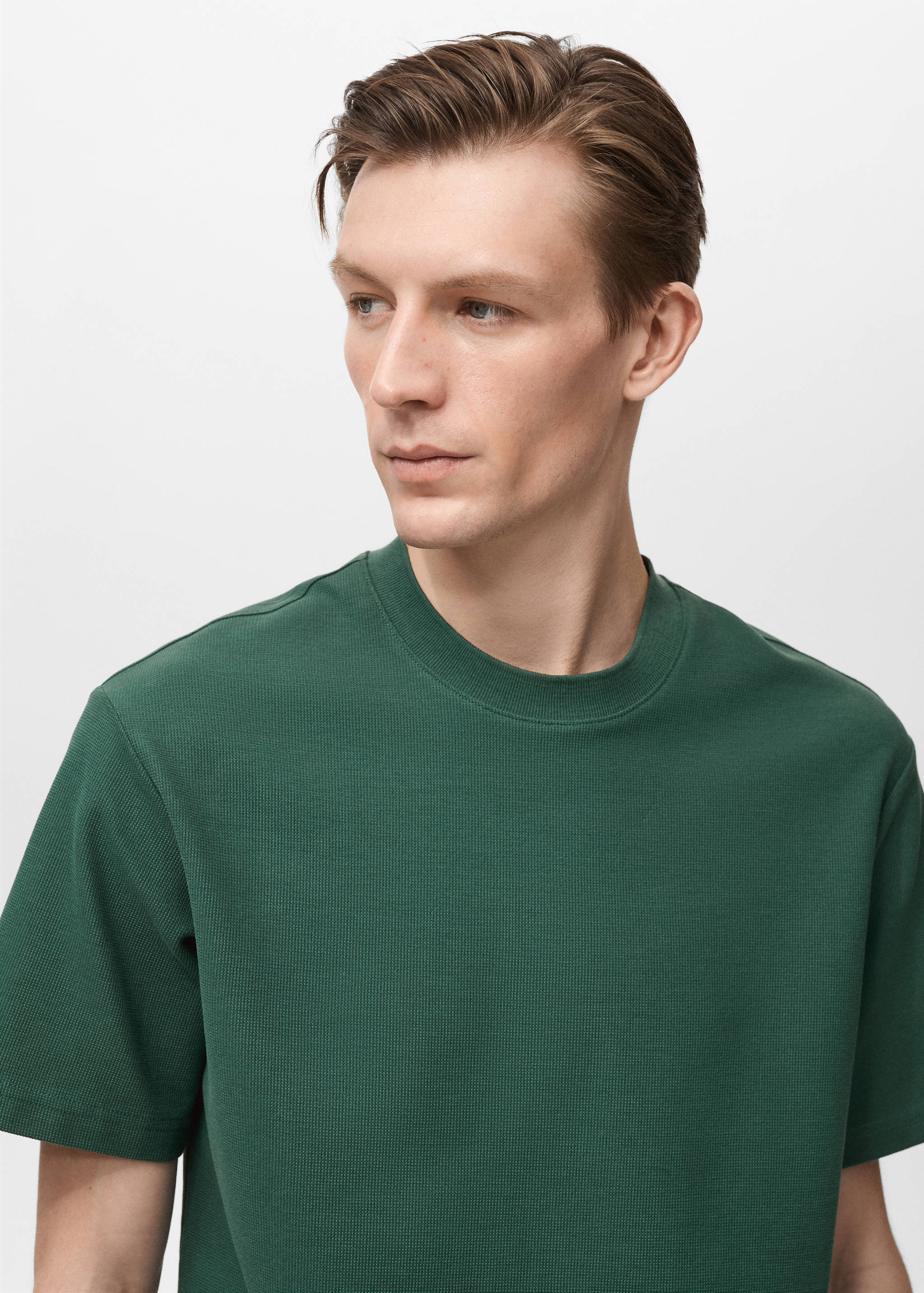 Regular-fit textured t-shirt - Details of the article 1