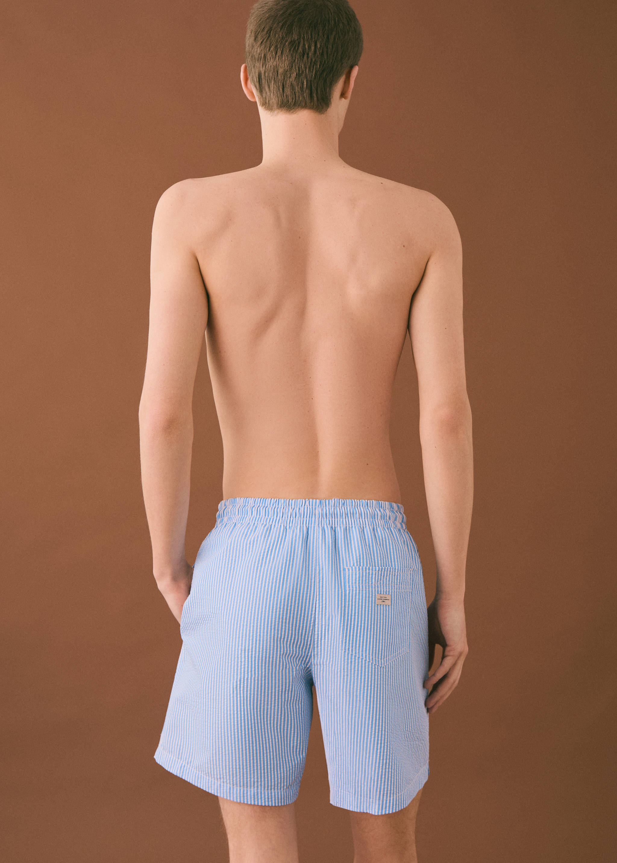 Плавательные шорты со шнурком и полосками - Обратная сторона изделия