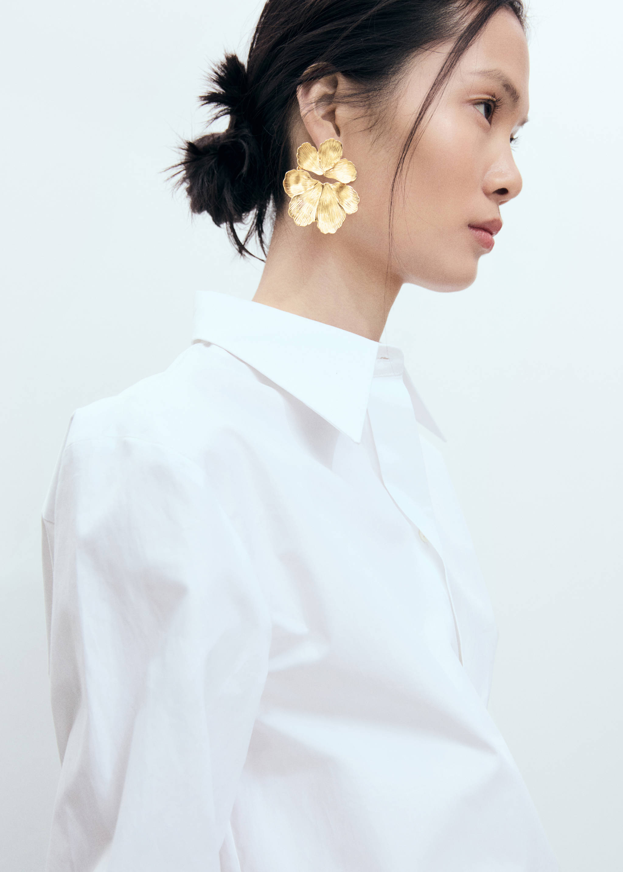Textured flower earrings - General plane