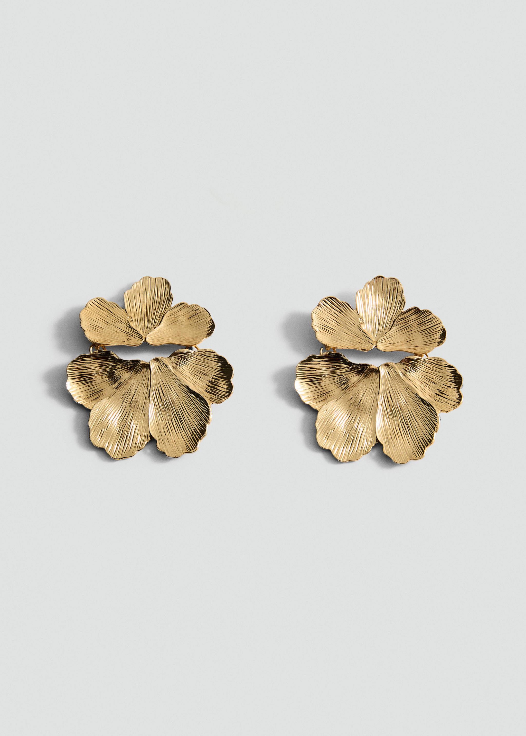 Textured flower earrings - Article without model