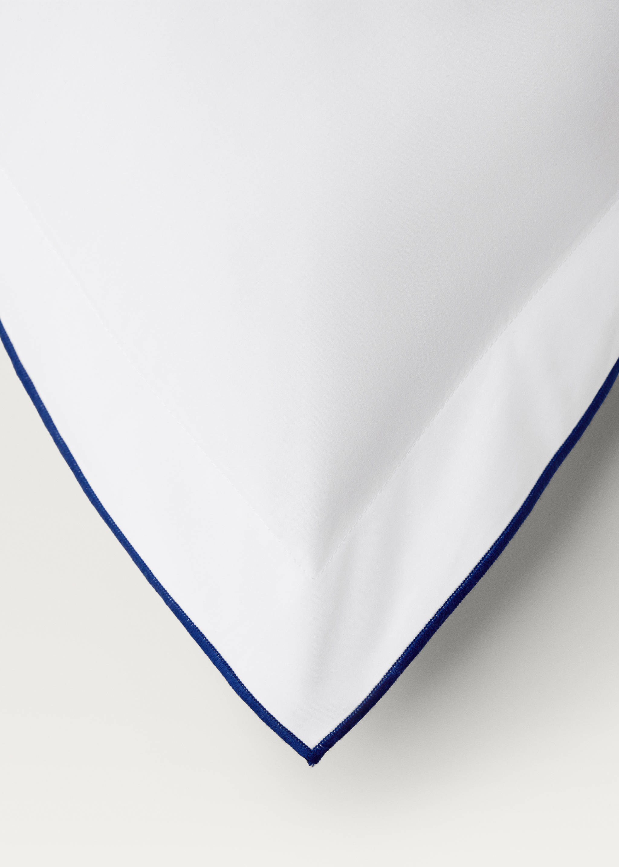 Cotton percale duvet cover with contrasting overlock stitching for 150/160 cm bed - Details of the article 3