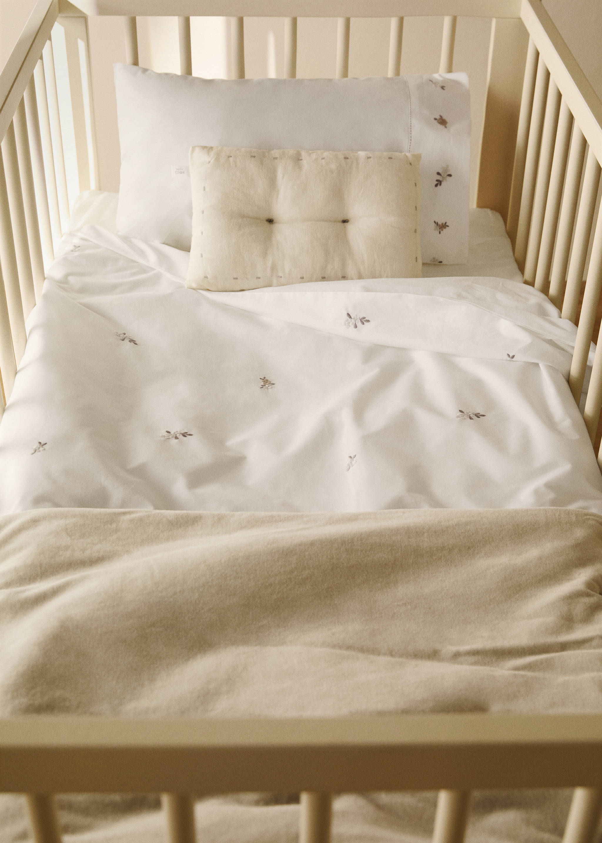 Cotton percale embroidered-flower children's duvet cover for 90 cm bed - General plane