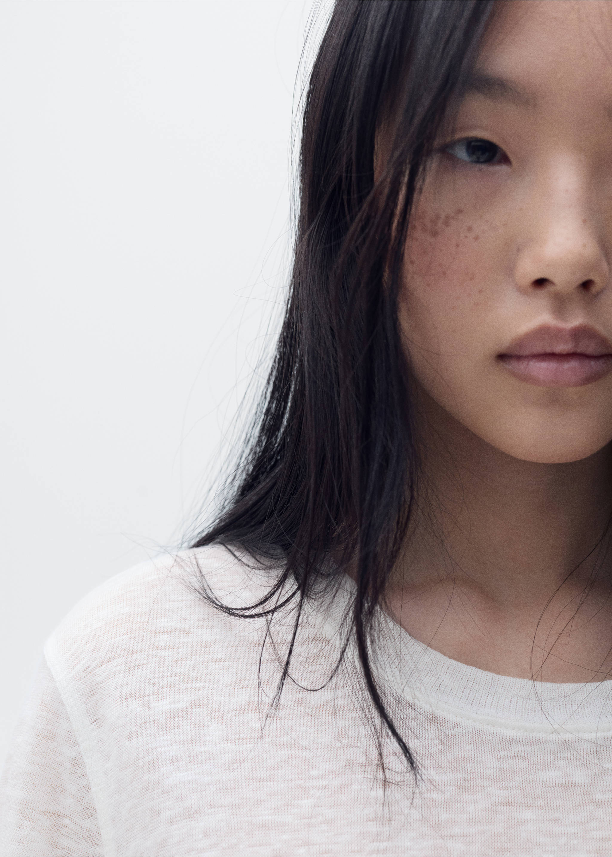 Short-sleeved linen t-shirt - Details of the article 1, Off White. Ref: 87006346-00.