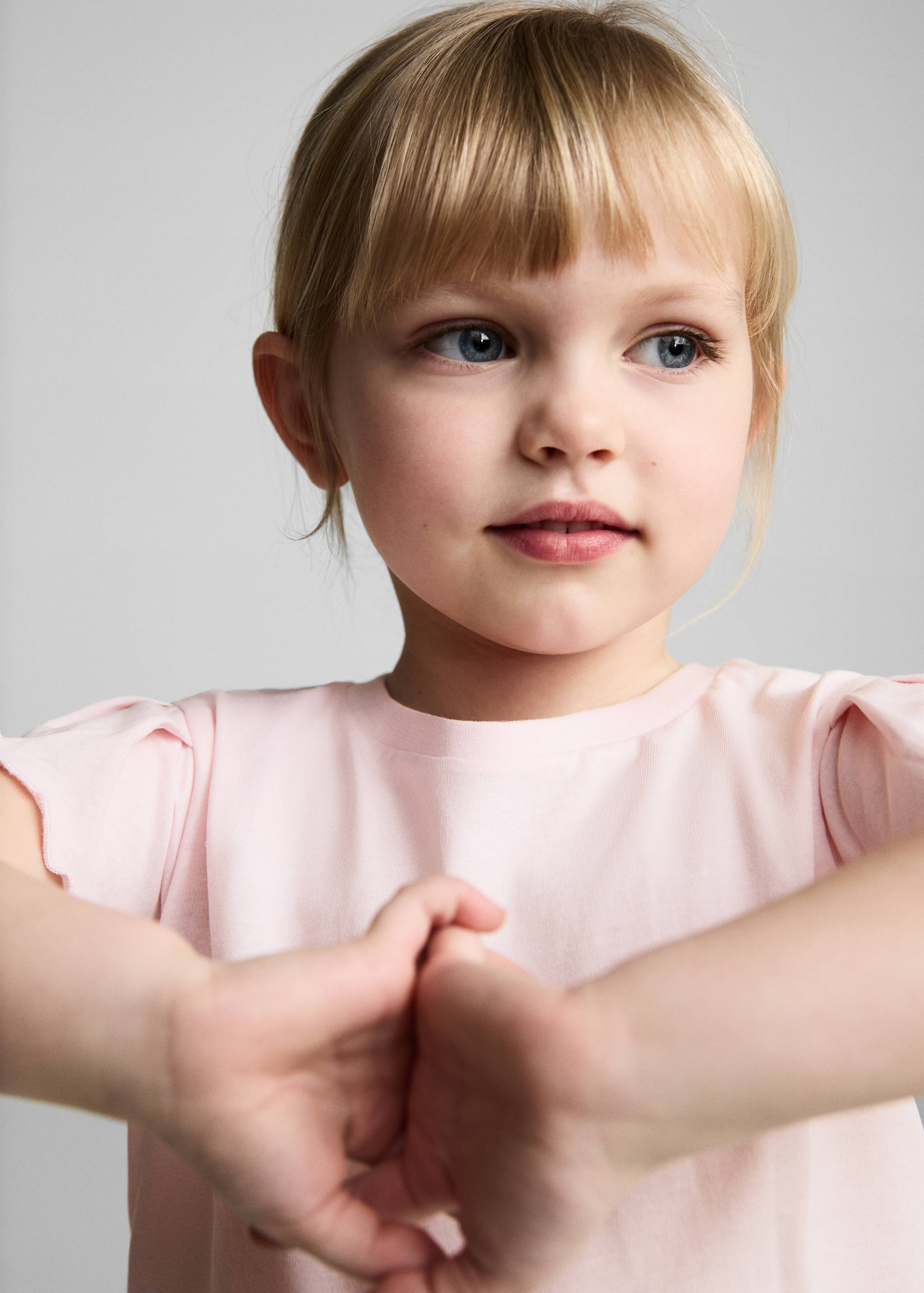 Short-sleeved cotton t-shirt - Details of the article 1