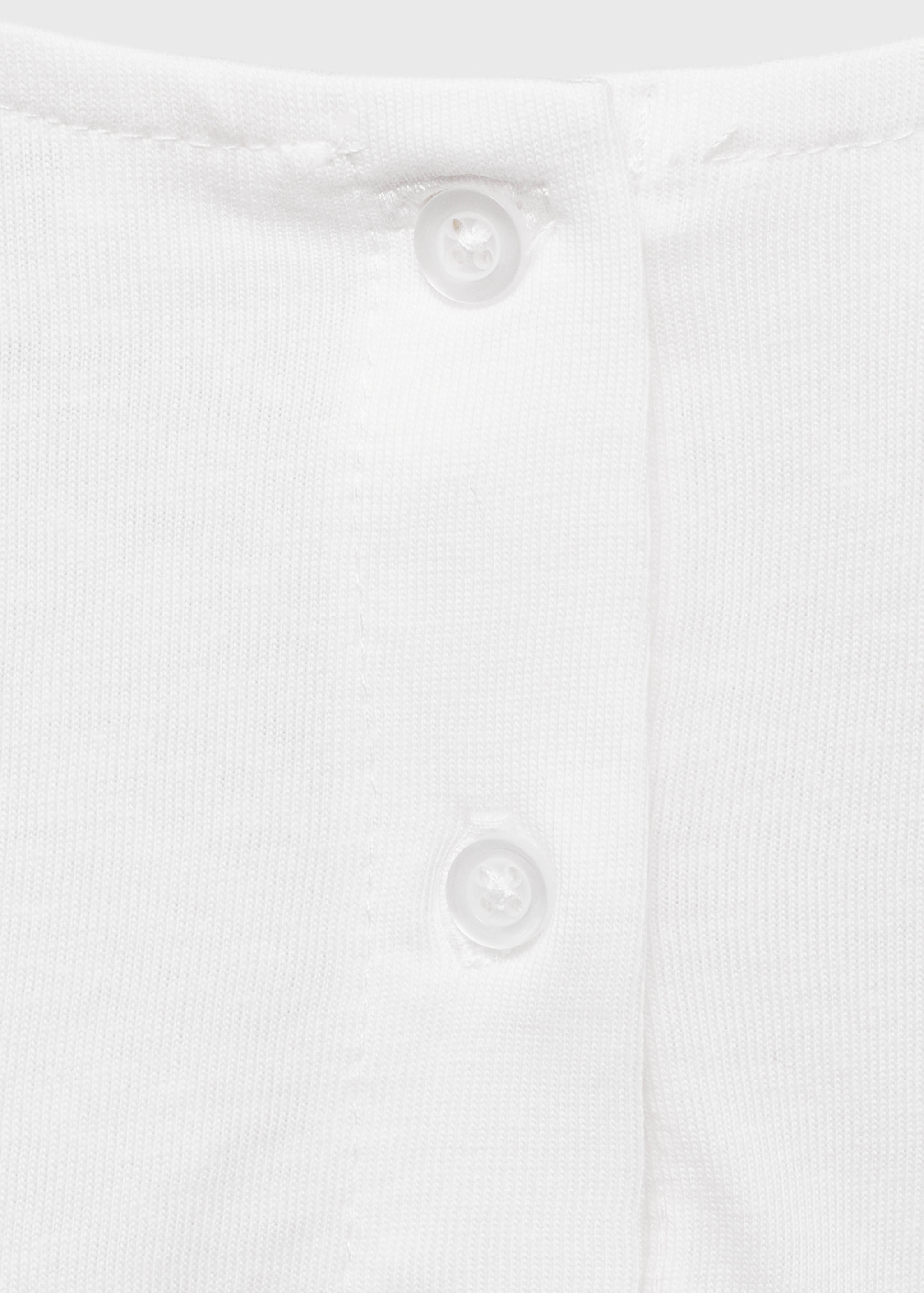 Camiseta detalles calados - Detalle del artículo 8