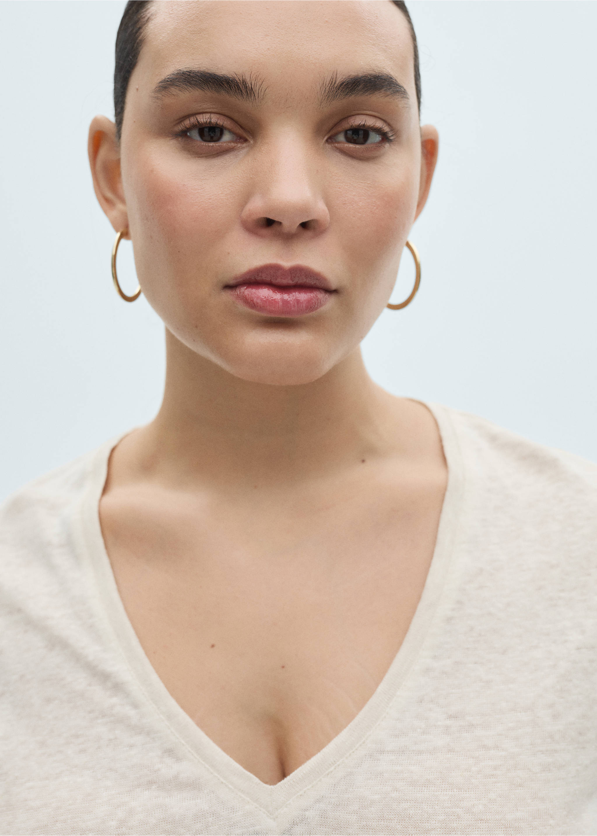 T-shirt lin col V - Détail de l'article 4, Écru. Ref: 87006367-00.