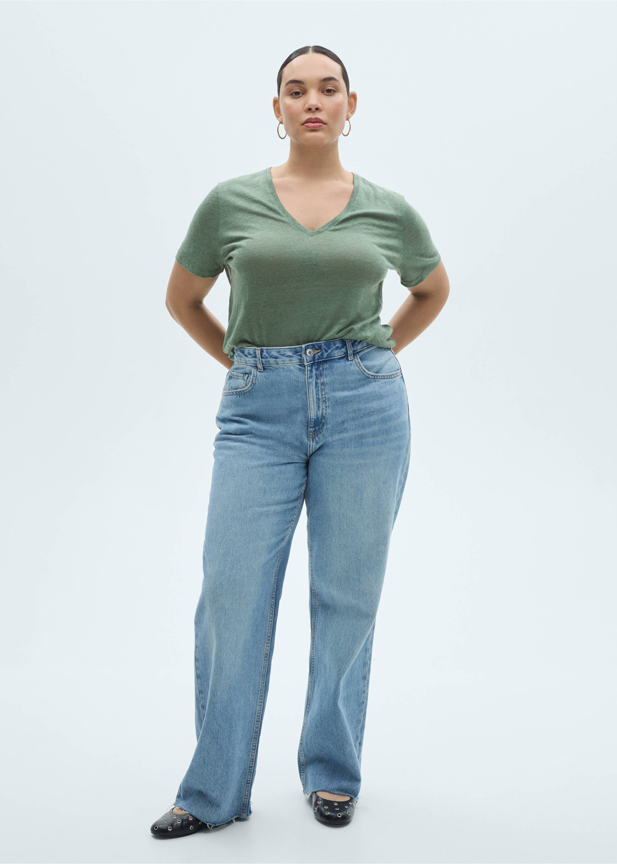 T-shirt lin col V - Détail de l'article 3, Vert. Ref: 87006367-00.