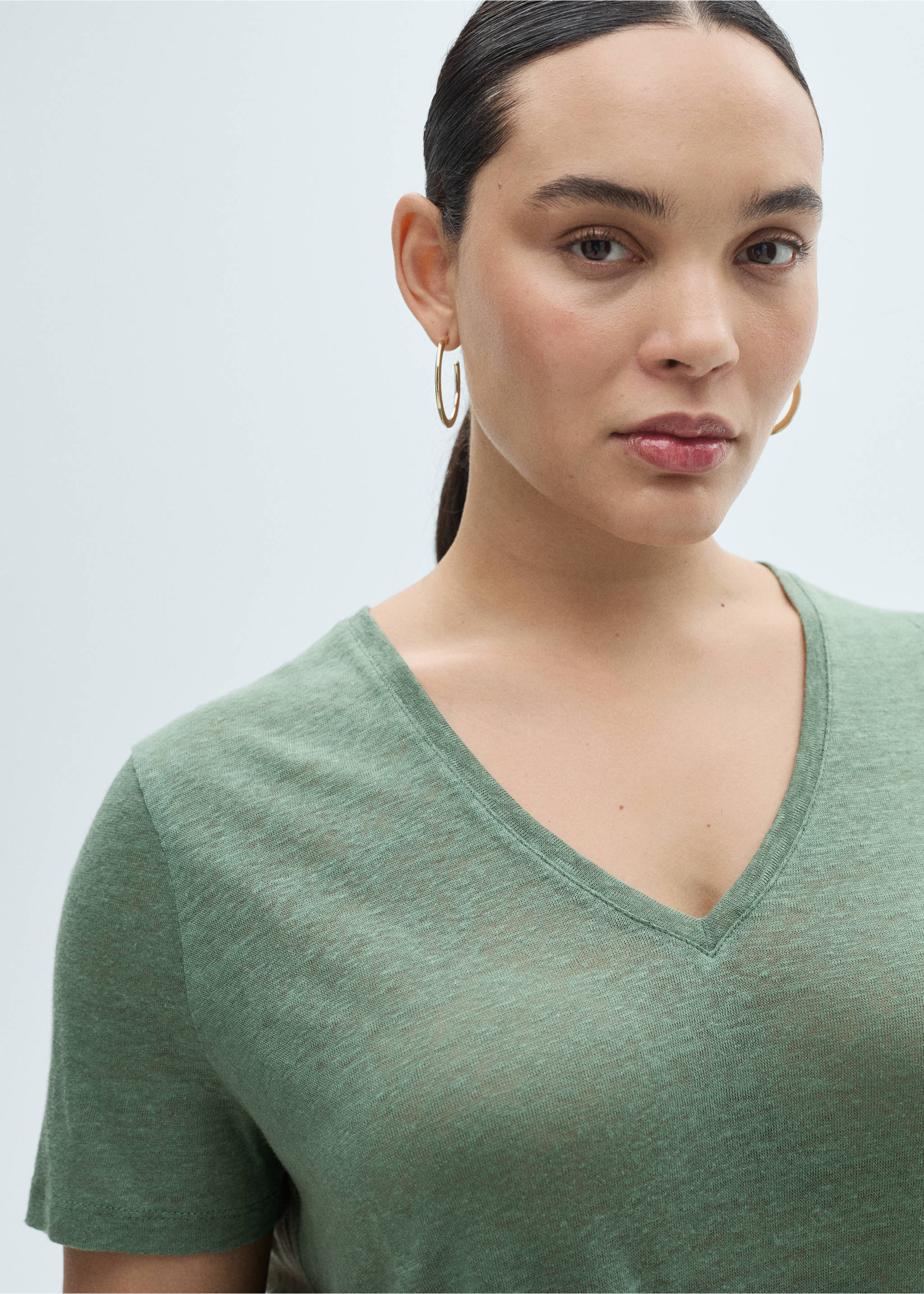 T-shirt lin col V - Détail de l'article 4, Vert. Ref: 87006367-00.