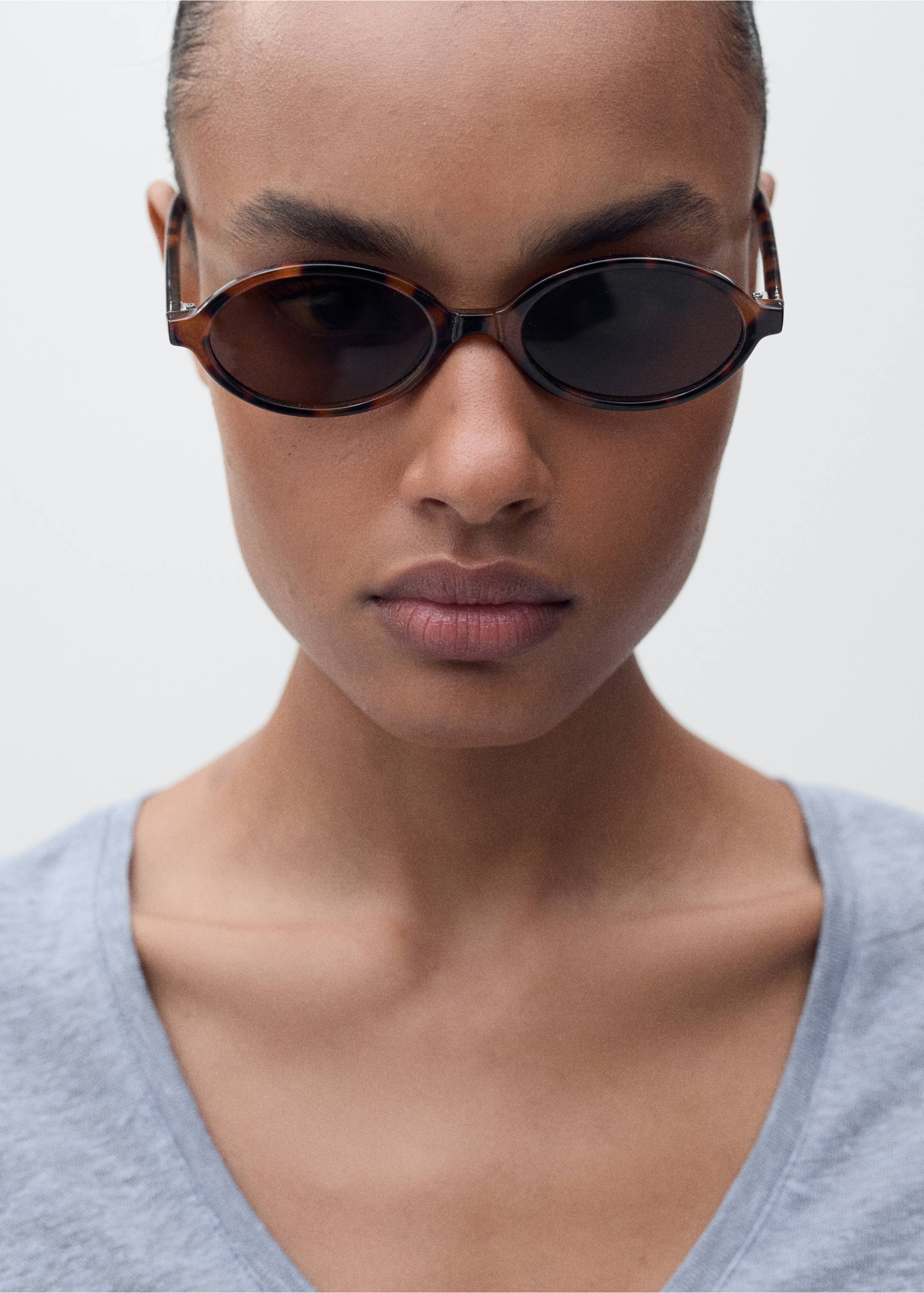 T-shirt lin col V - Détail de l'article 1, Bleu ciel. Ref: 87006367-00.