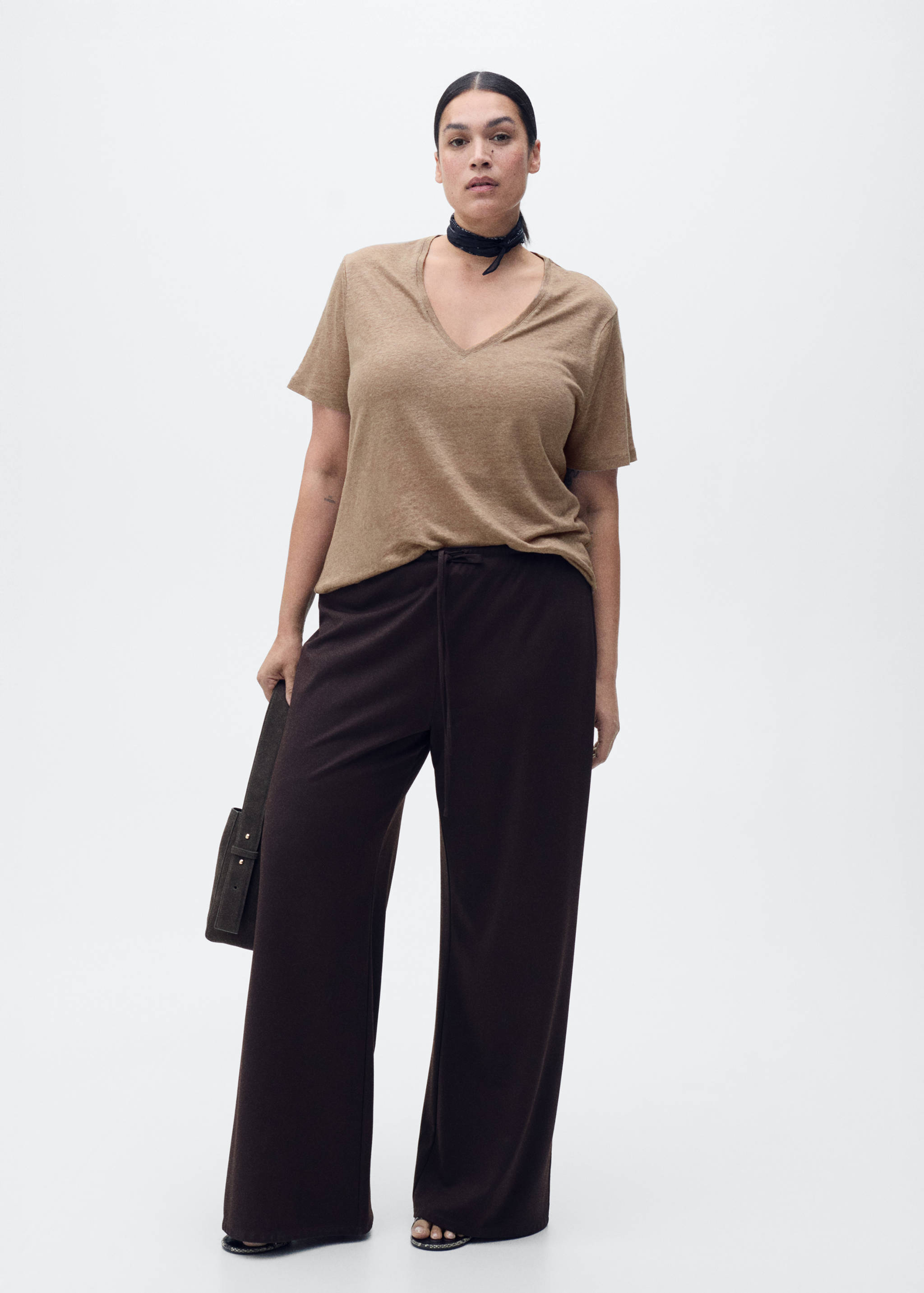 Camiseta lino cuello pico - Detalle del artículo 3