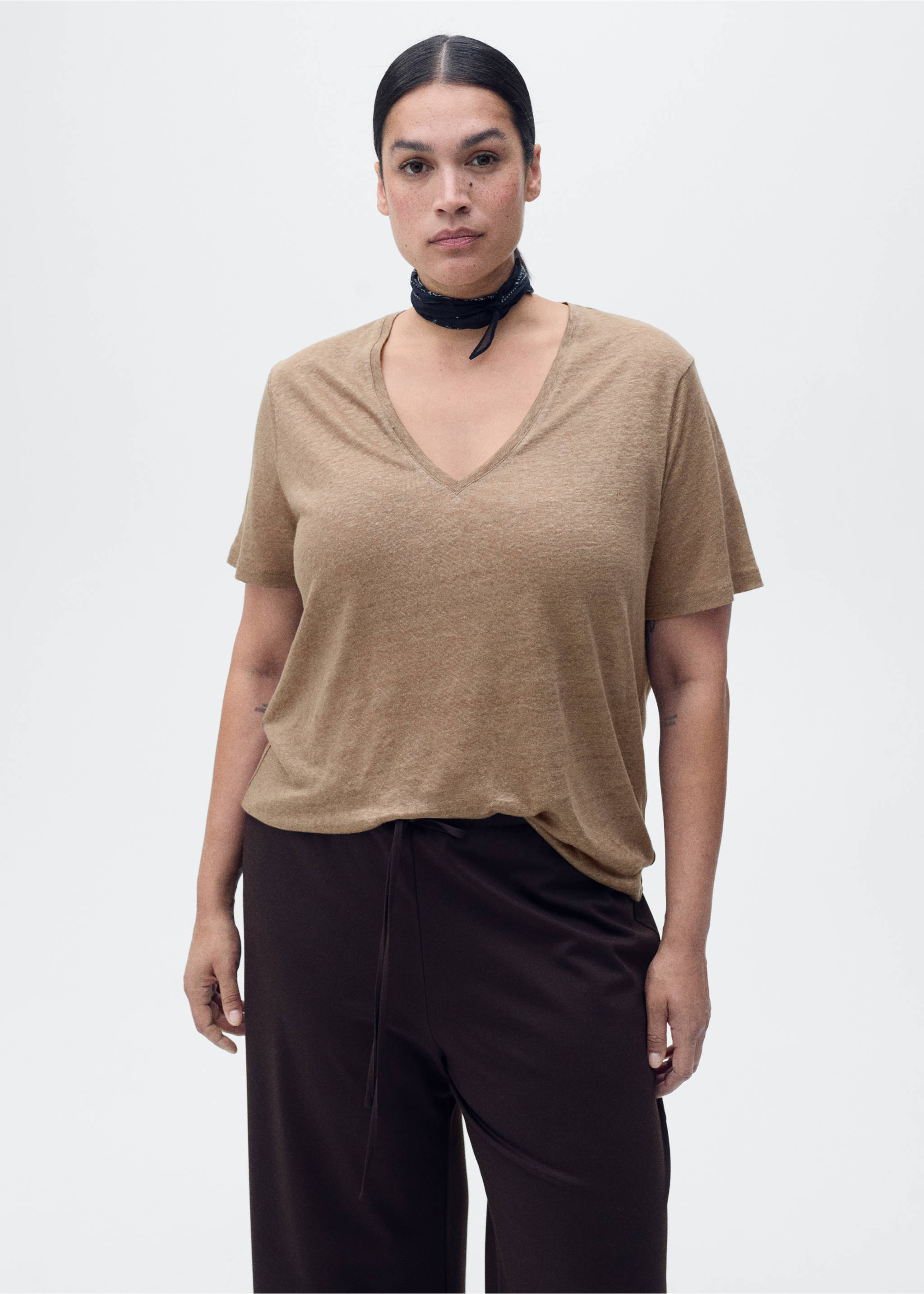 T-shirt lin col V - Détail de l'article 5, Marron clair/pastel. Ref: 87006367-00.