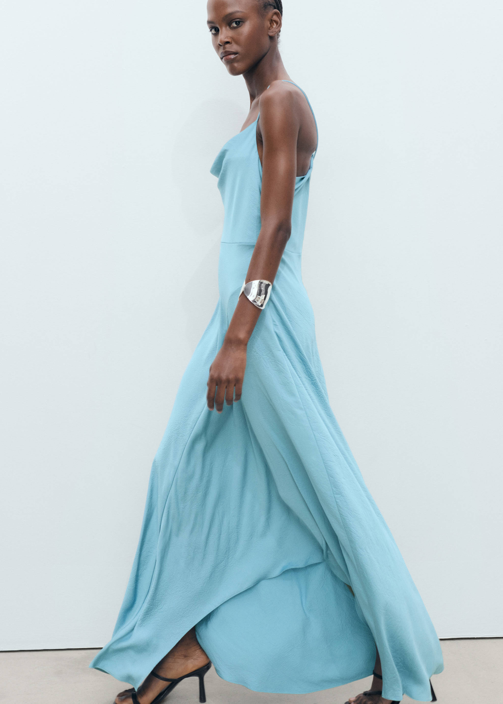 Robe asymétrique effet froissé - Détail de l'article 1