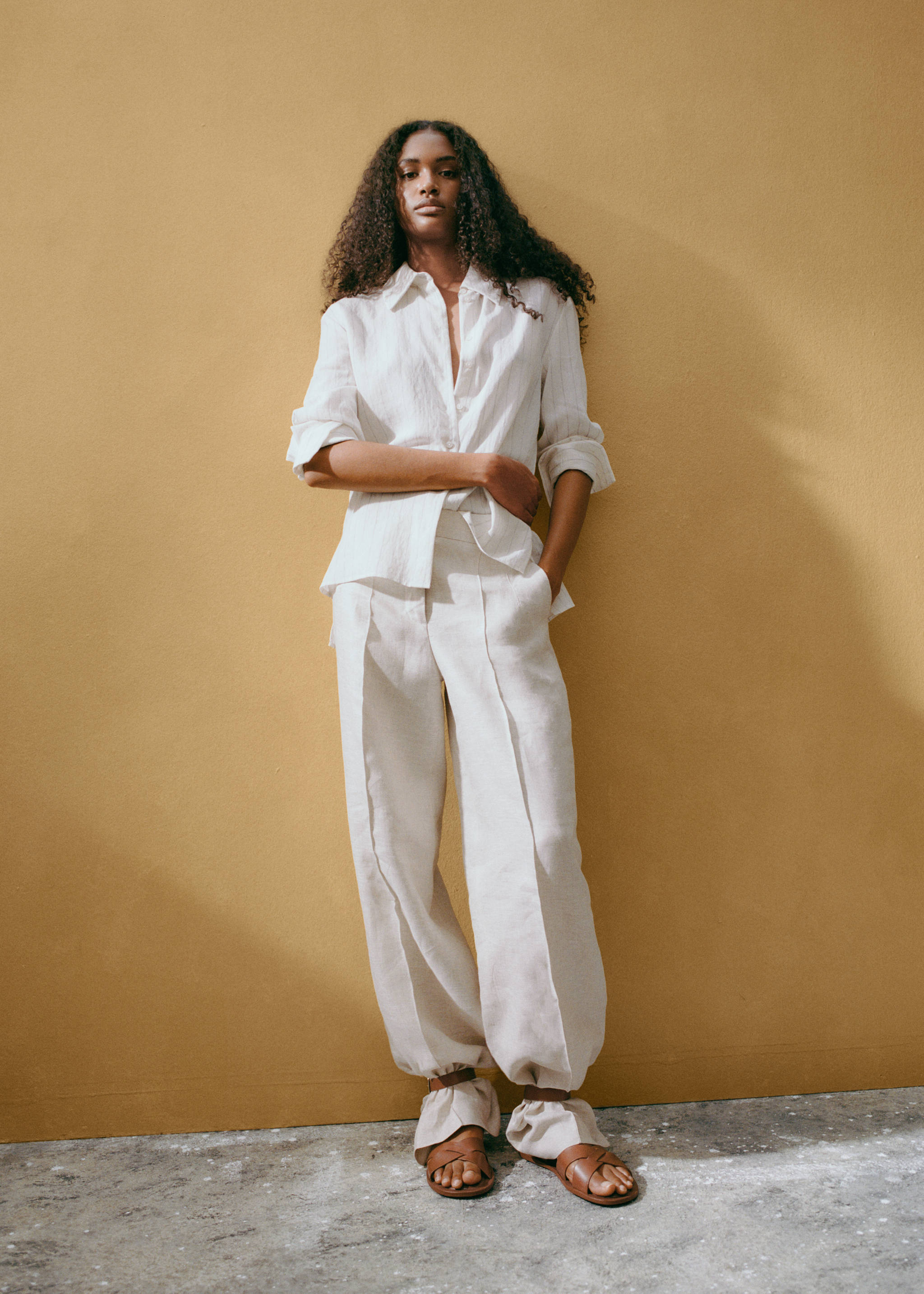 Sandal med remmar med spänne i läder - Detaljer om artikeln 4