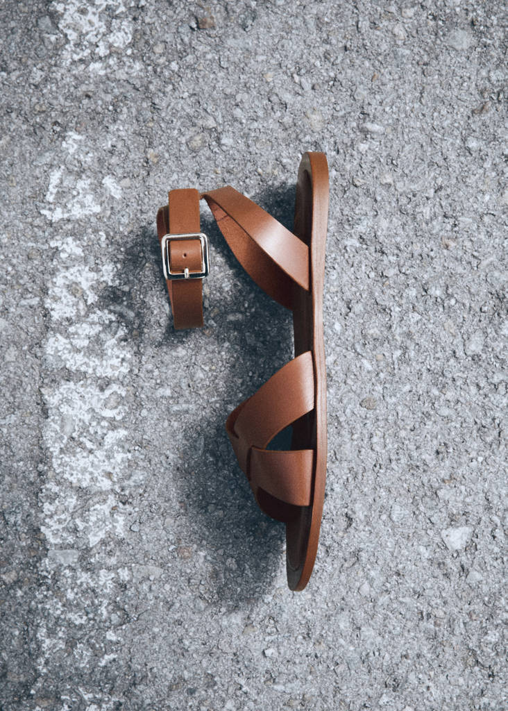 Leather sandals with buckle strap — Leather