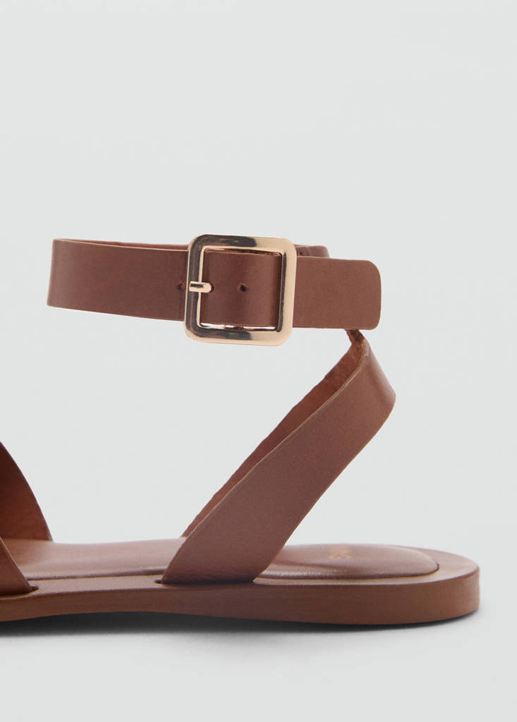 Leather sandals with buckle strap — Leather