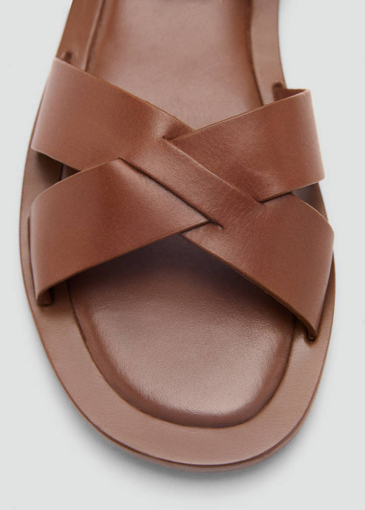 Leather sandals with buckle strap — Leather