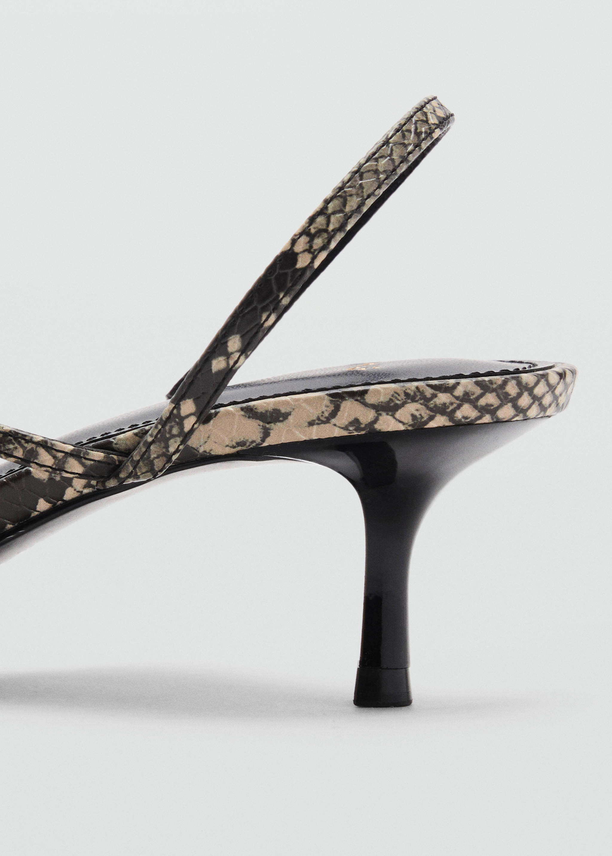 Strappy heeled sandals - Details of the article 2