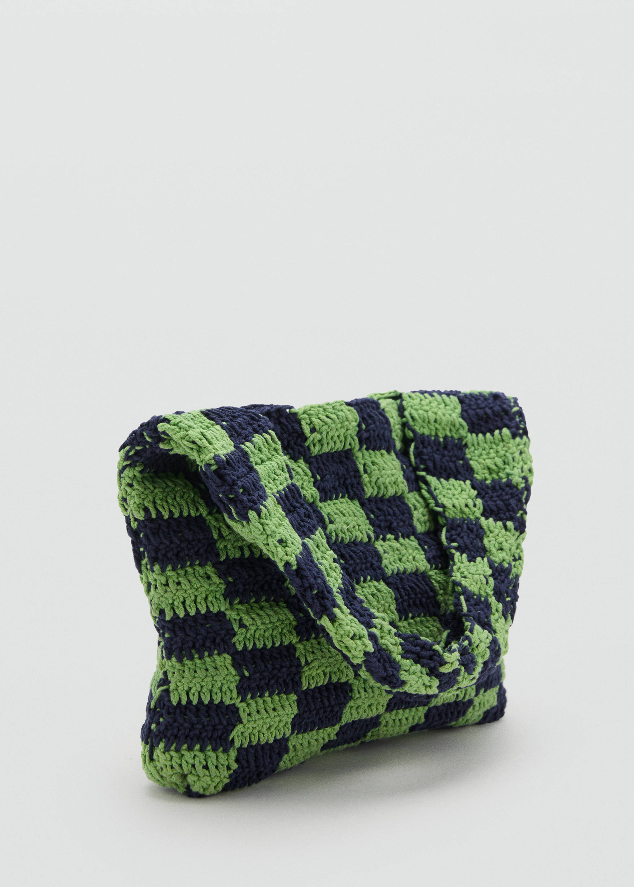 Szydełkowa torebka ze wzorem w kratę - Plan średni