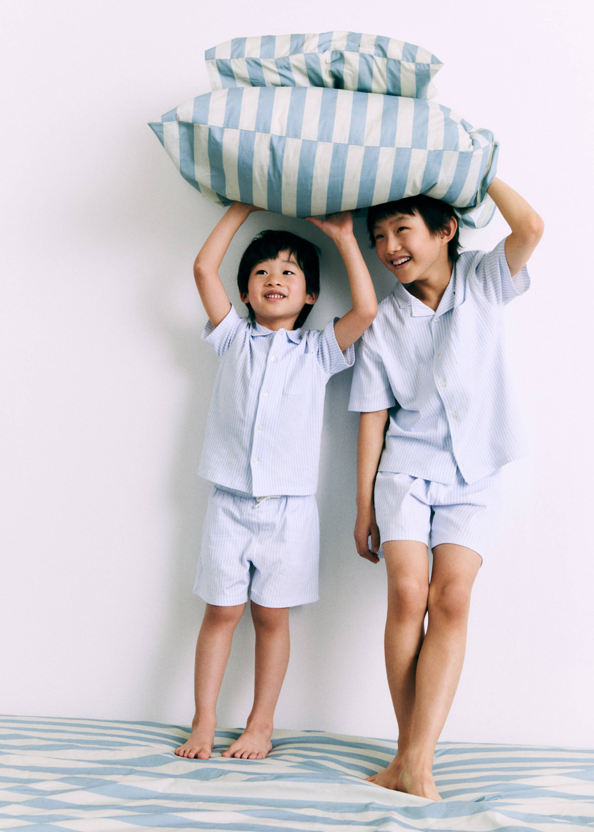 Striped short pyjamas - Details of the article 5