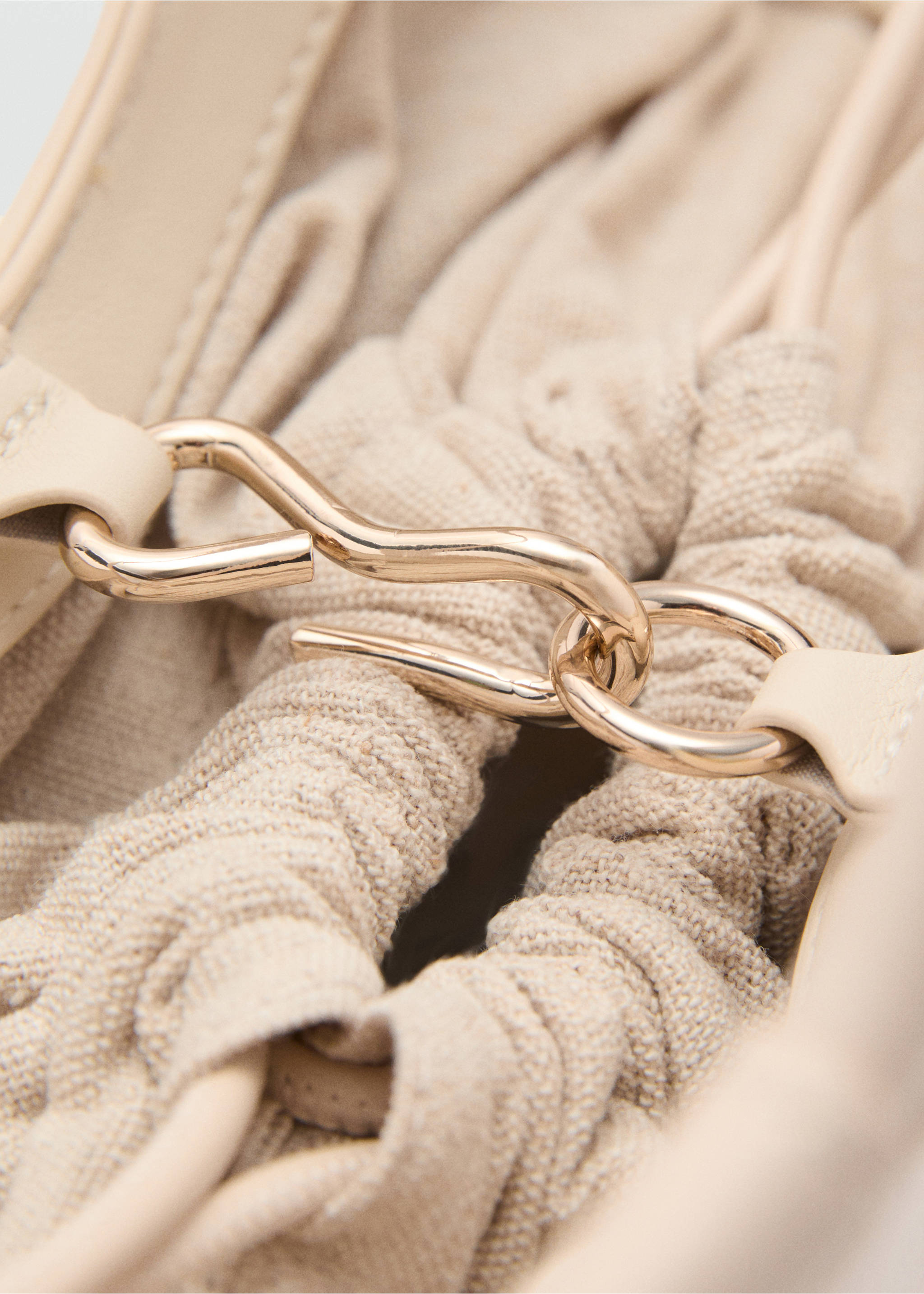 Bolso bandolera mini estilo shopper - Detalle del artículo 2, Blanco roto. Ref: 87007174-00.
