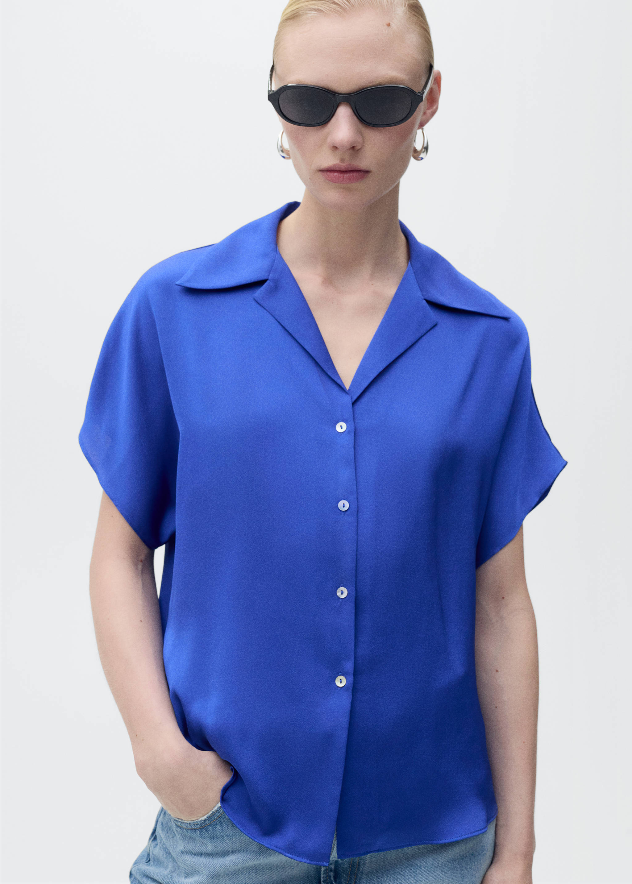 Short-sleeved satin shirt - Medium plane