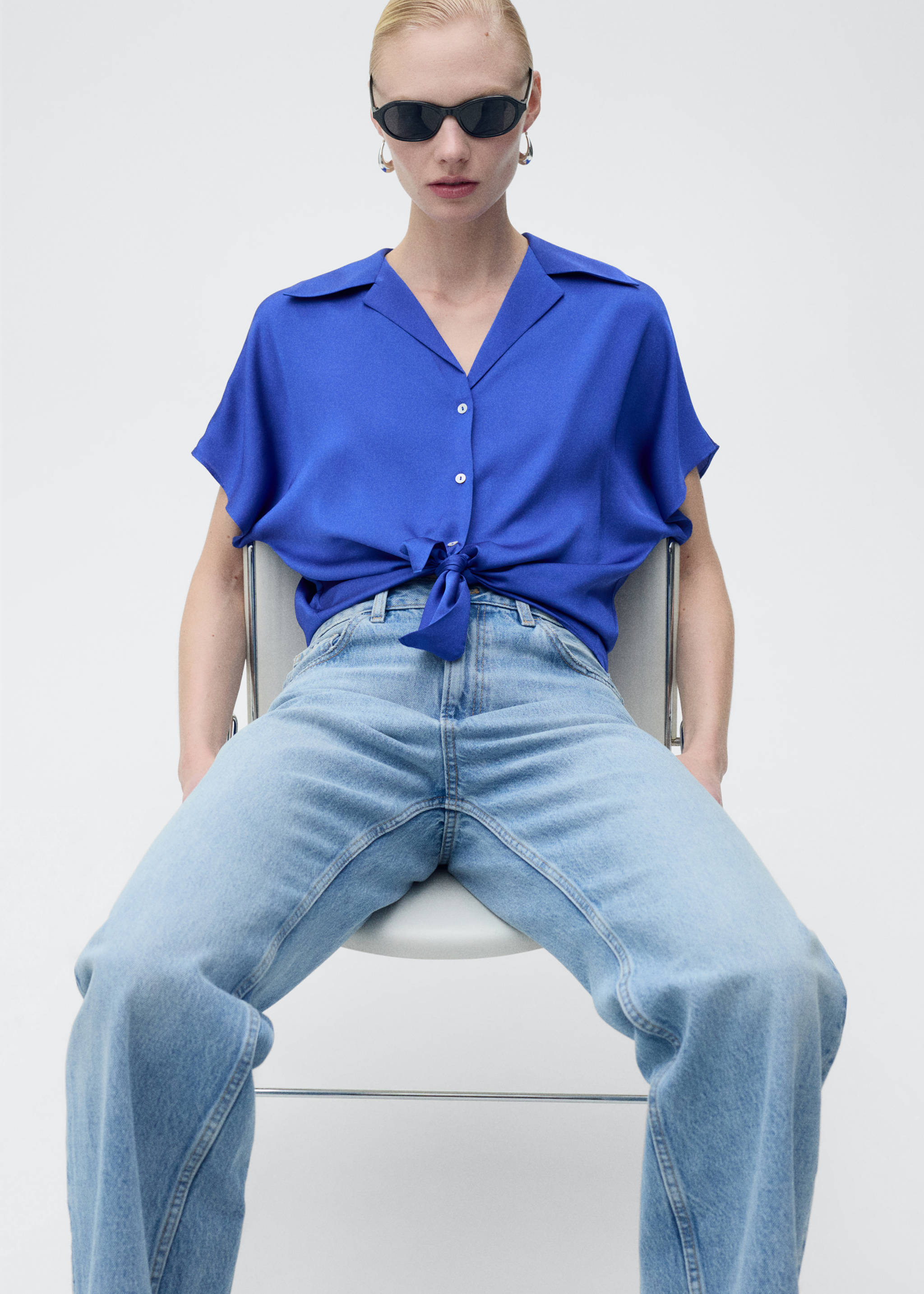 Short-sleeved satin shirt - Details of the article 2