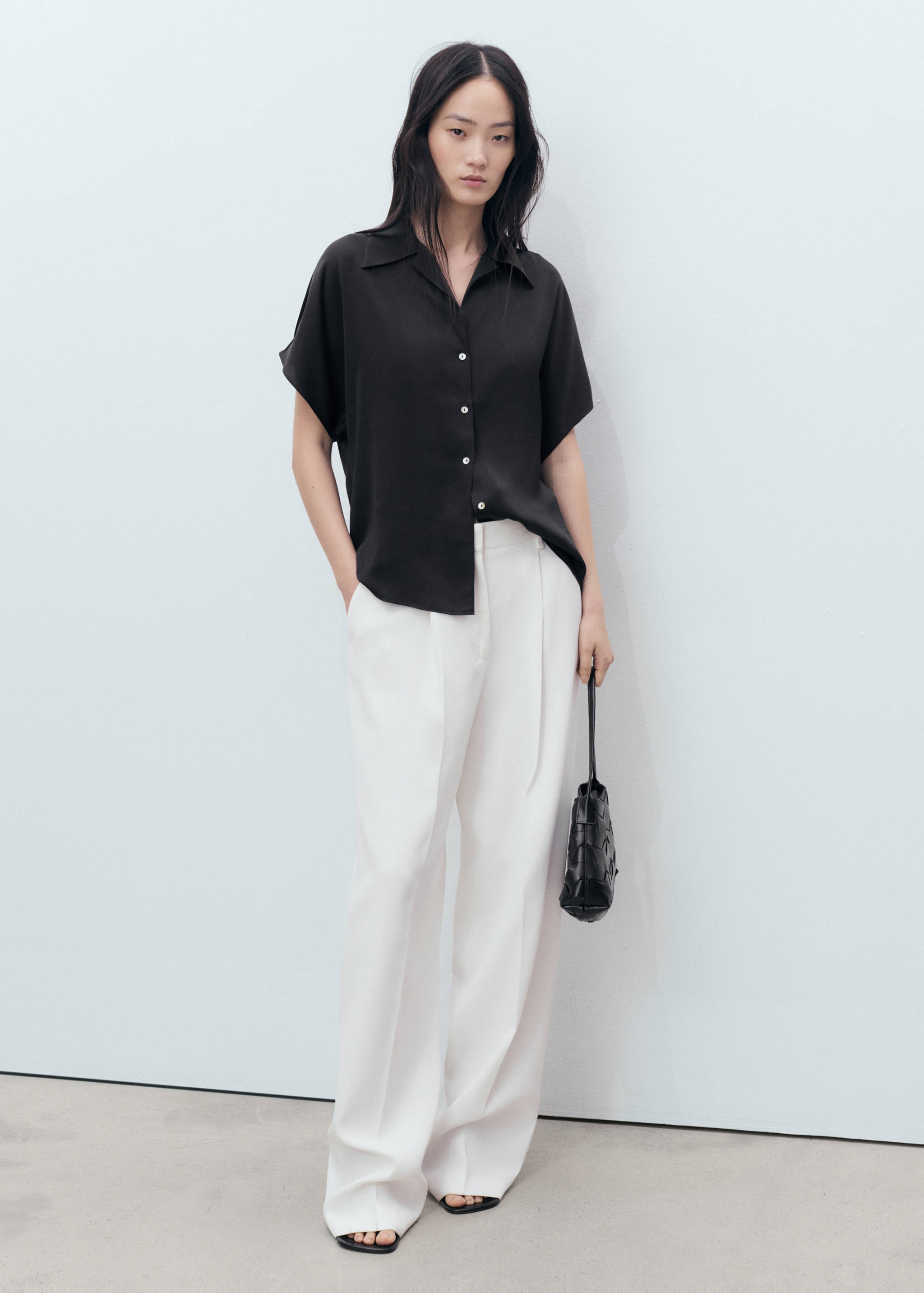 Short-sleeved satin shirt - General plane