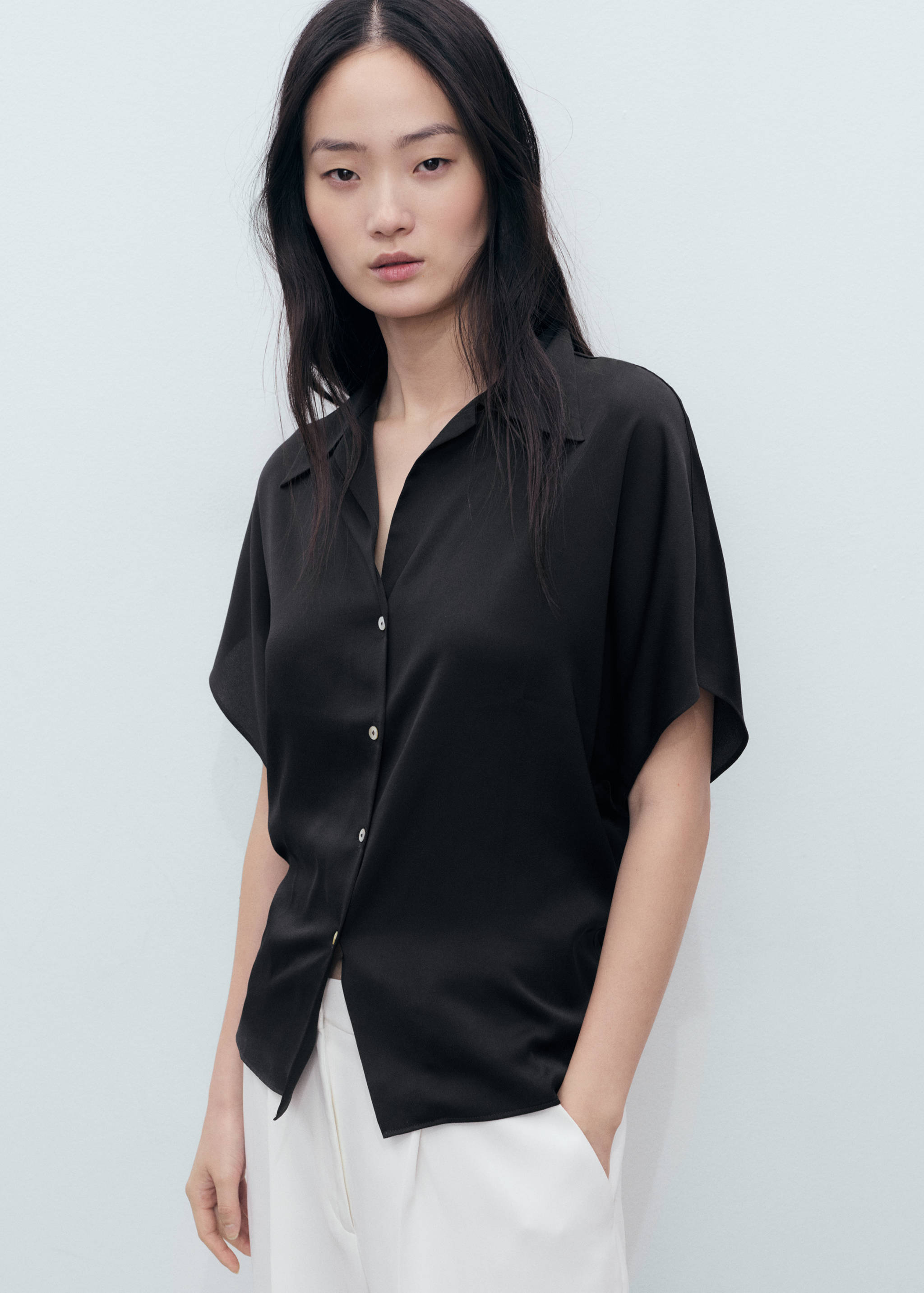 Short-sleeved satin shirt - Medium plane