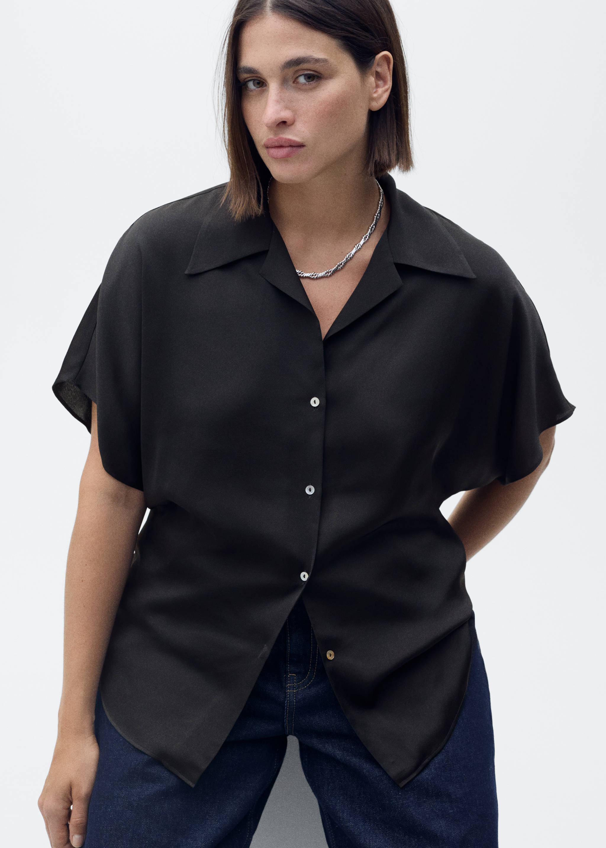 Short-sleeved satin shirt - Details of the article 5