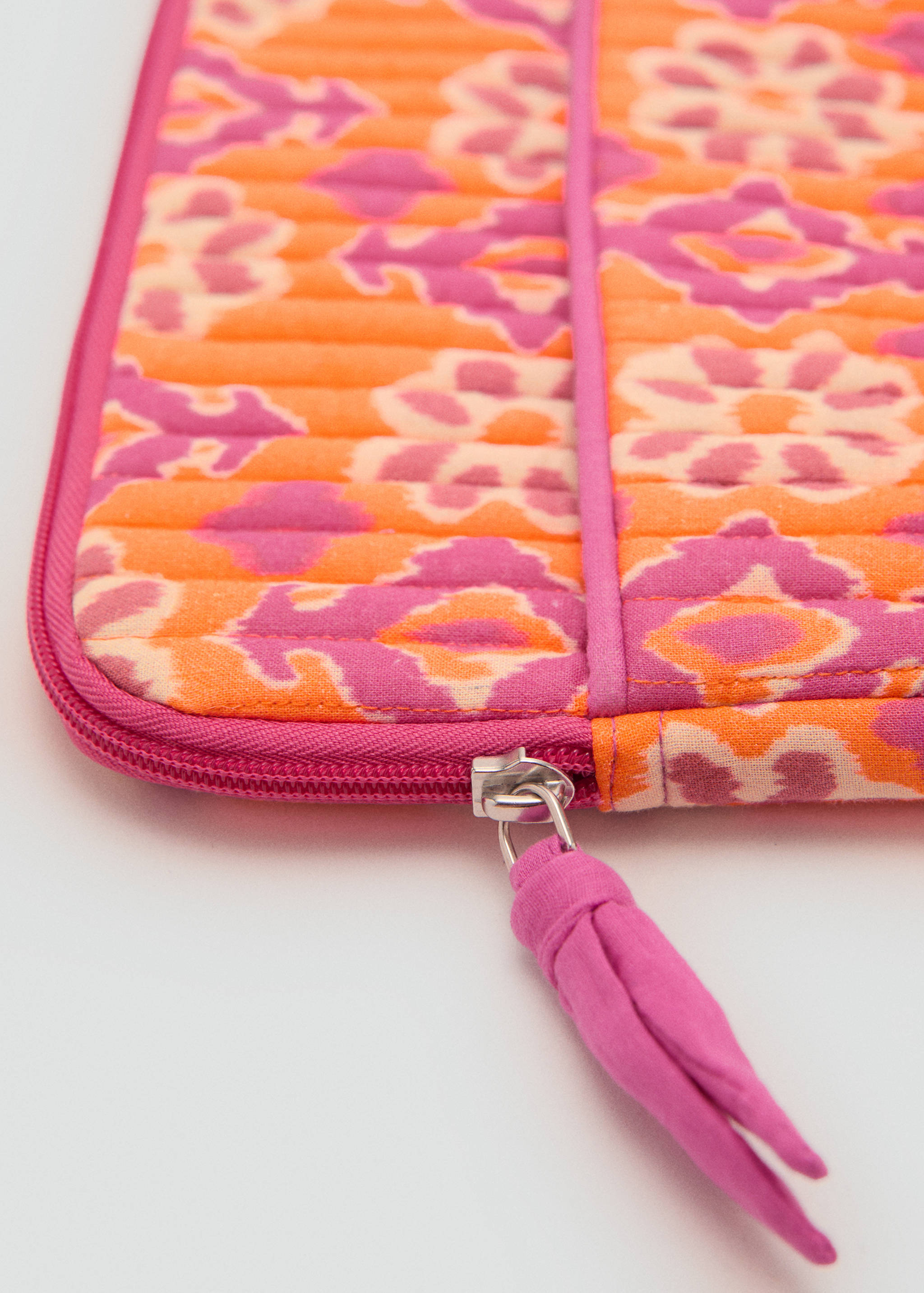 Printed laptop case - Details of the article 1