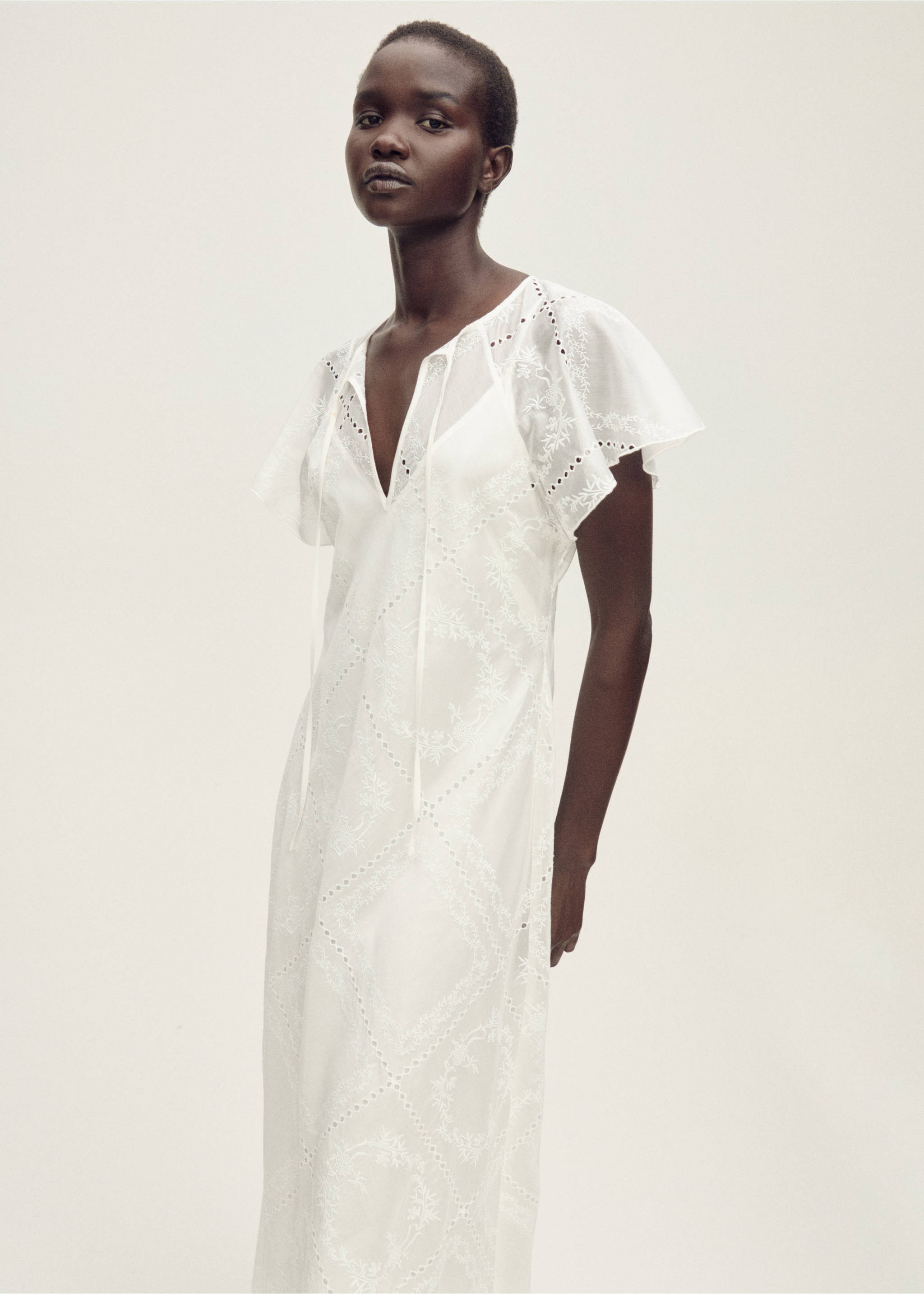 Robe brodée détails ajourés - Détail de l'article 2, Blanc. Ref: 87007189-00.