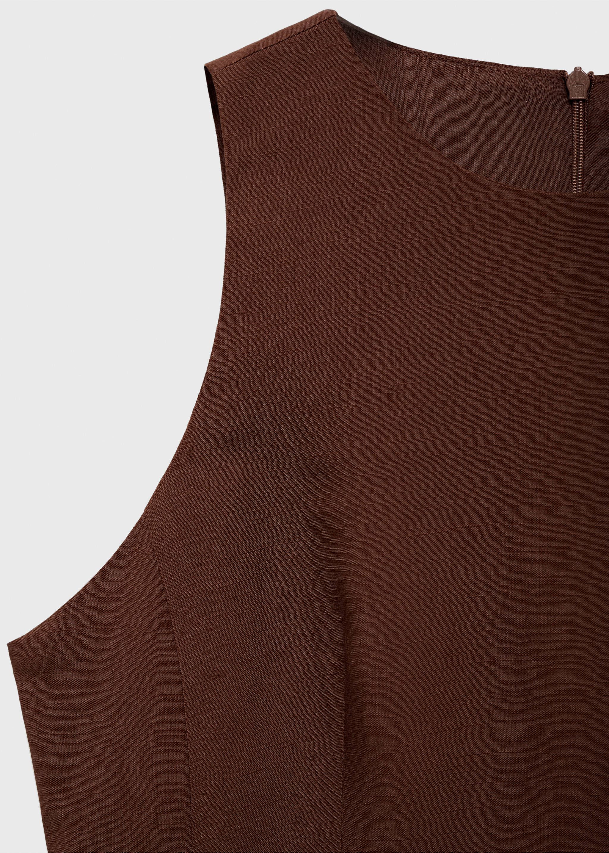 Dark brown sleeveless dress detail with round neck., Brown. Ref: 87007192-00.