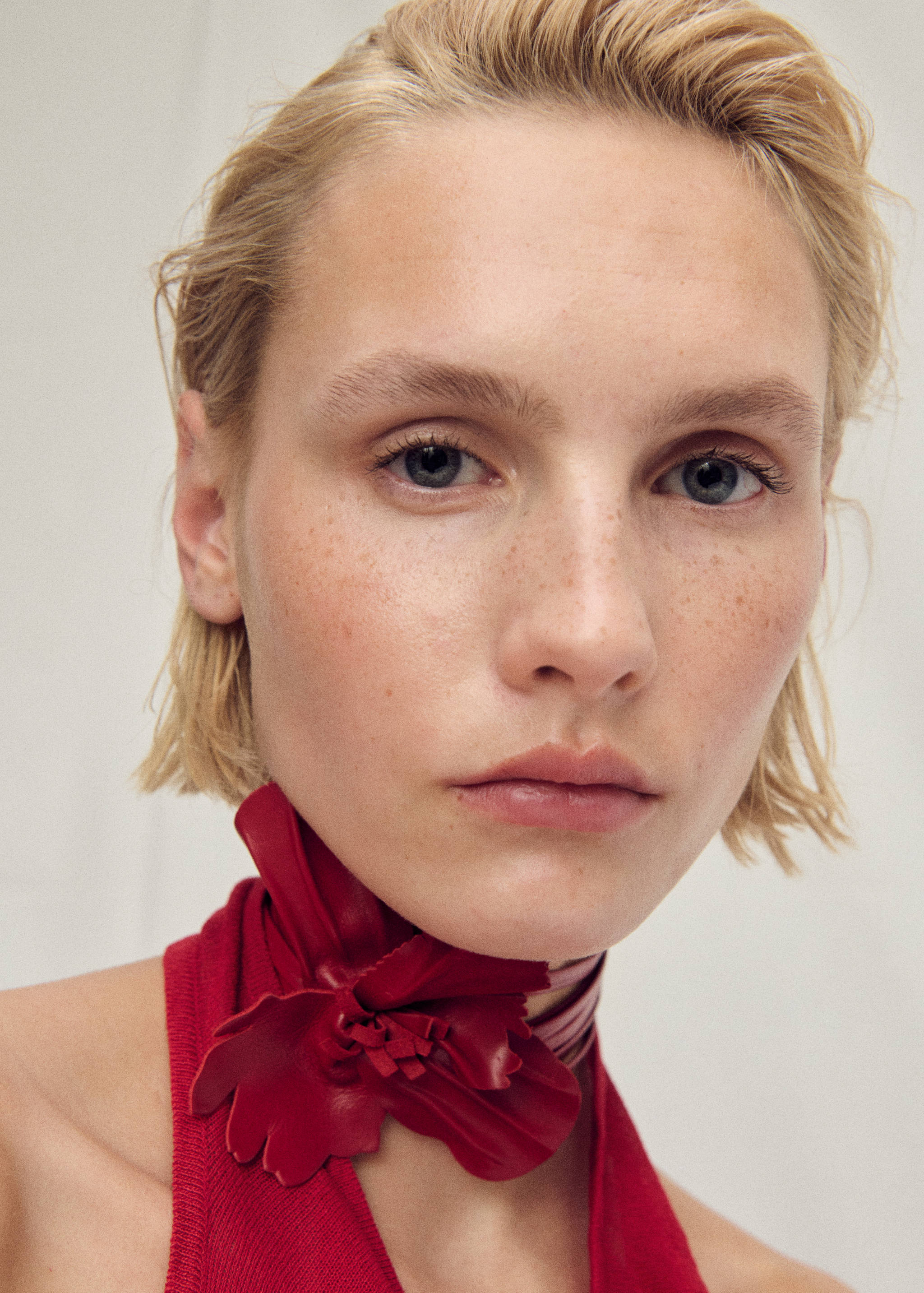 Top de malha drapeado com costas abertas - Pormenor do artigo 1