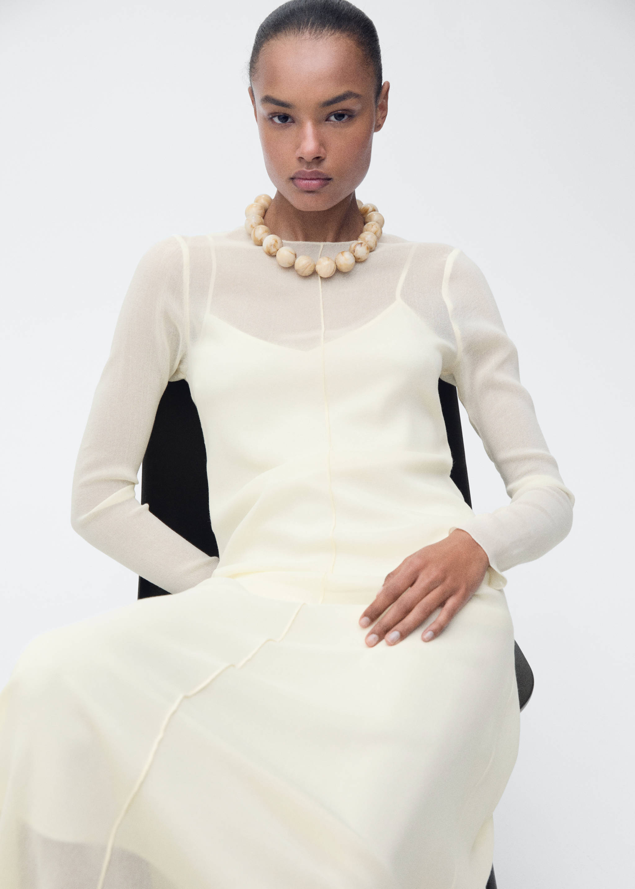 Robe combinée semi-transparente - Plan moyen