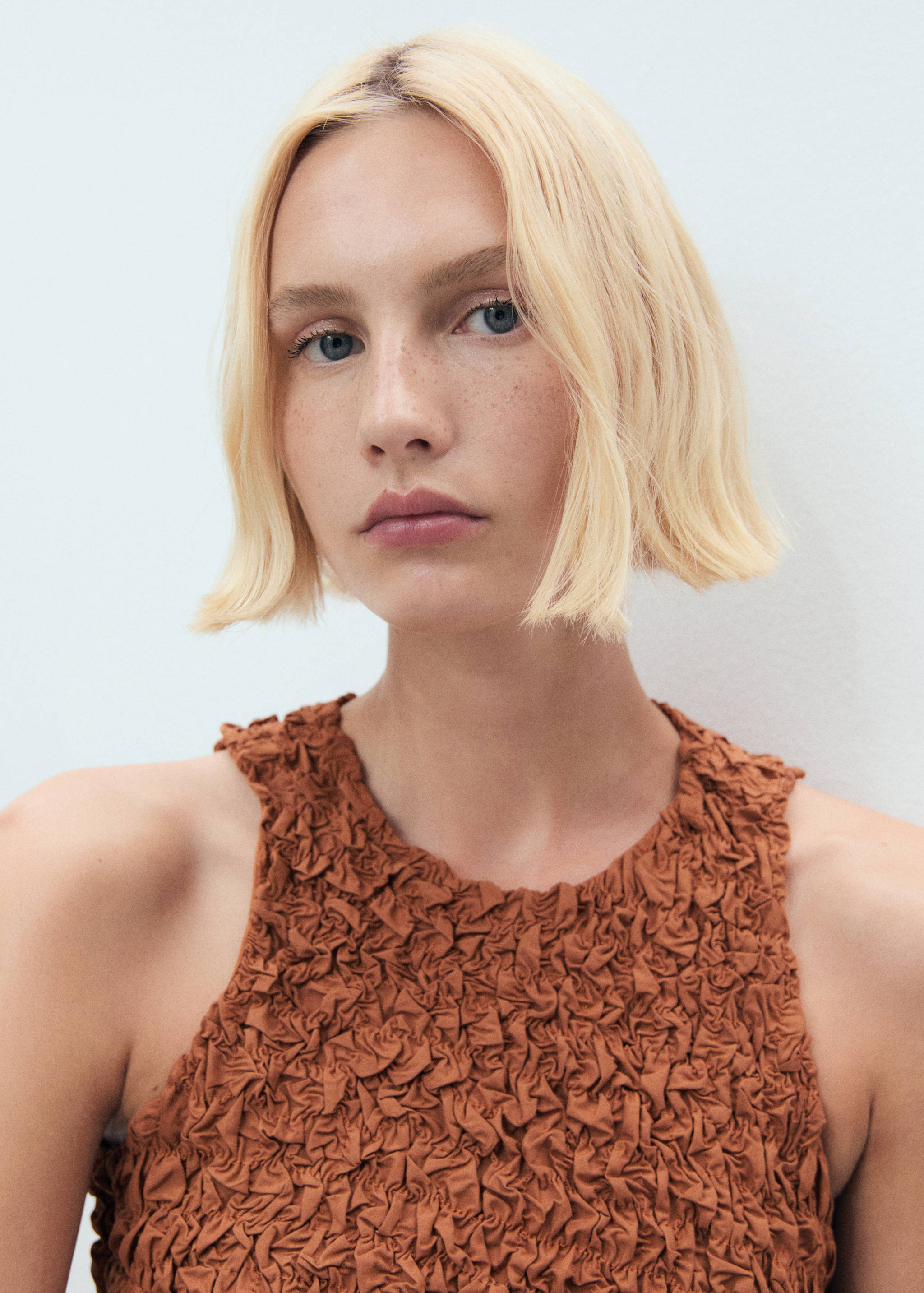 Combined open-back textured dress - Details of the article 1