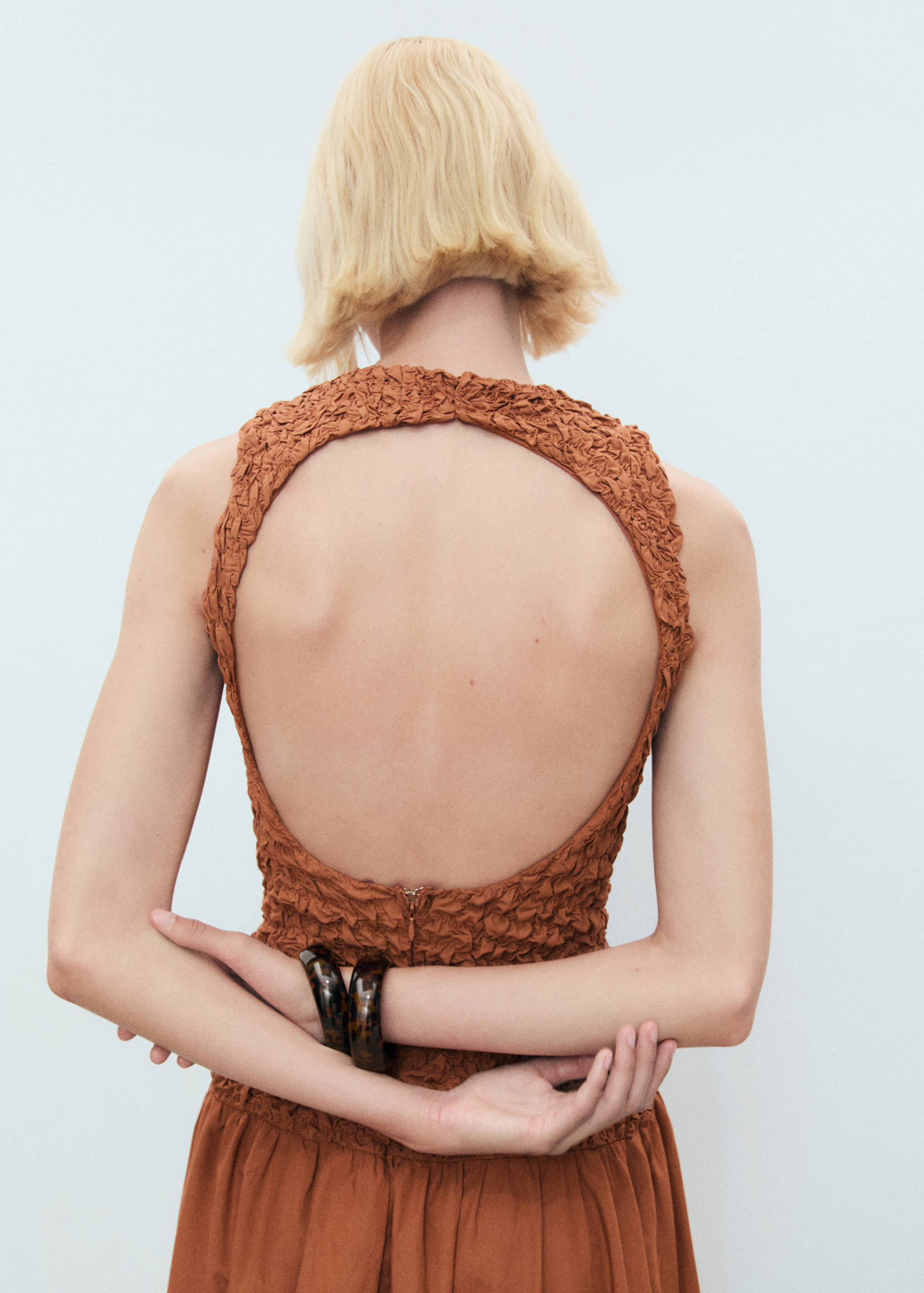 Combined open-back textured dress - Details of the article 6