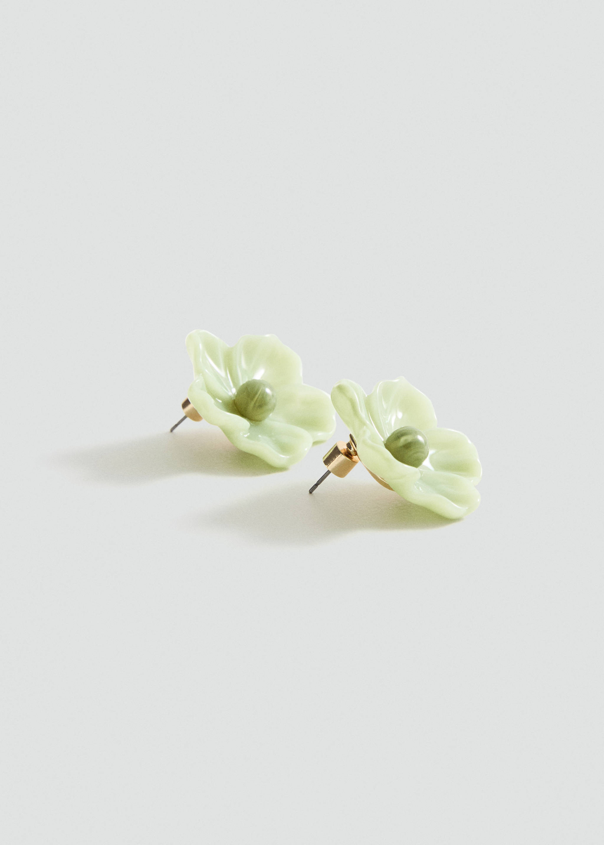 Resin flower earrings - Details of the article 1