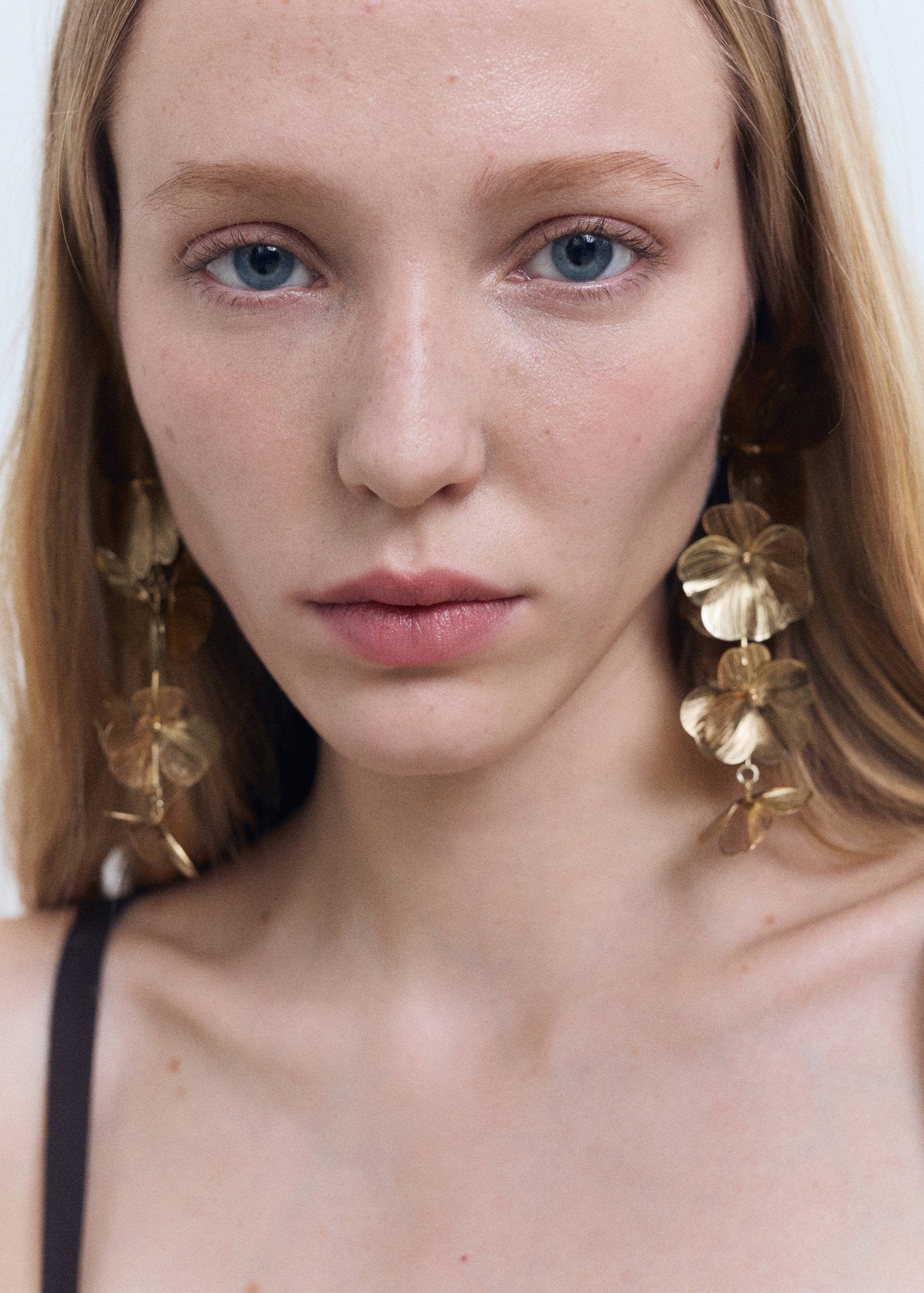 Hanging floral earrings - Details of the article 9