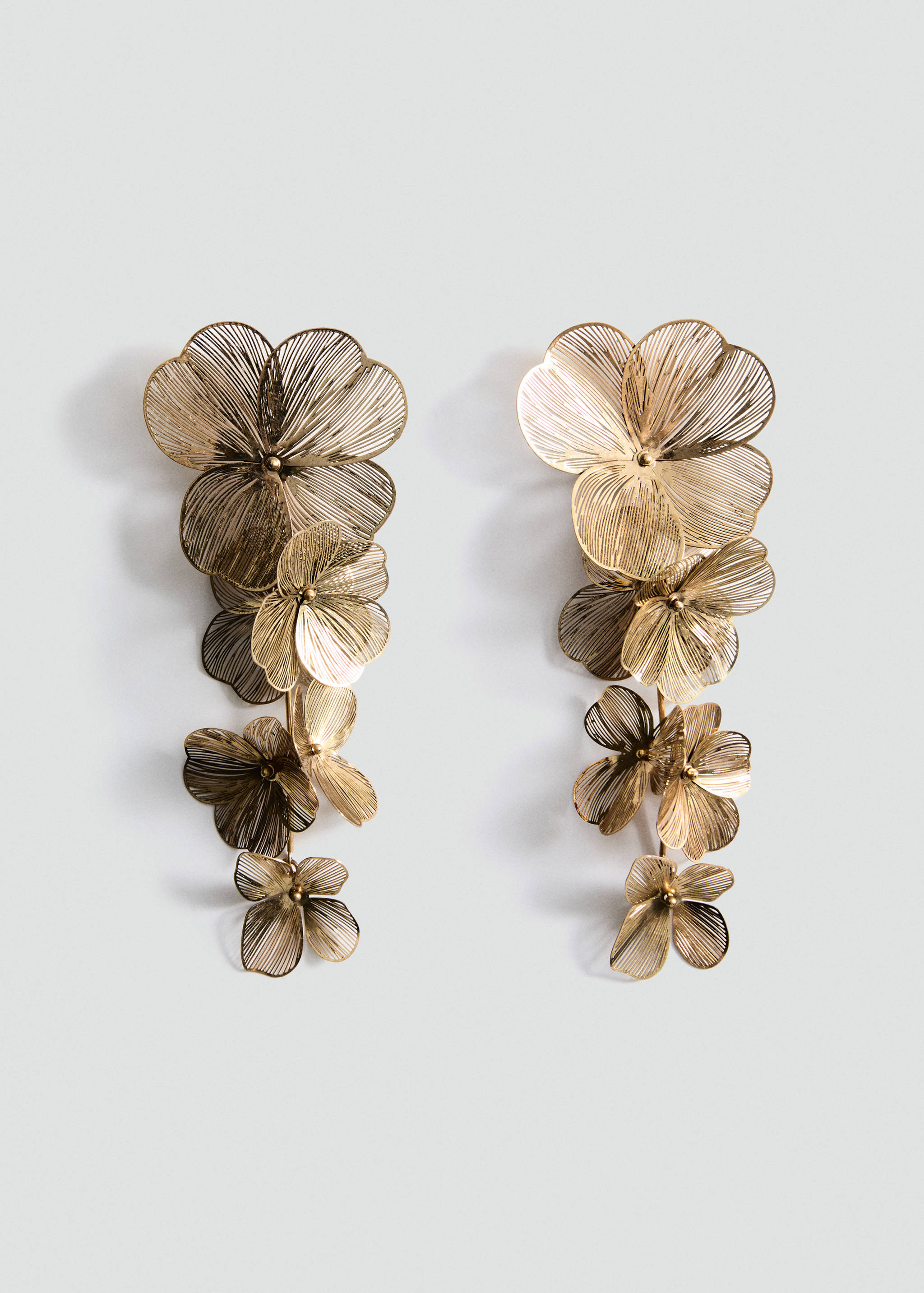 Hanging floral earrings - Article without model
