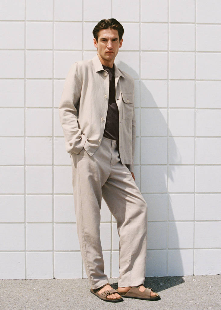 Regular-fit linen trousers — Sand
