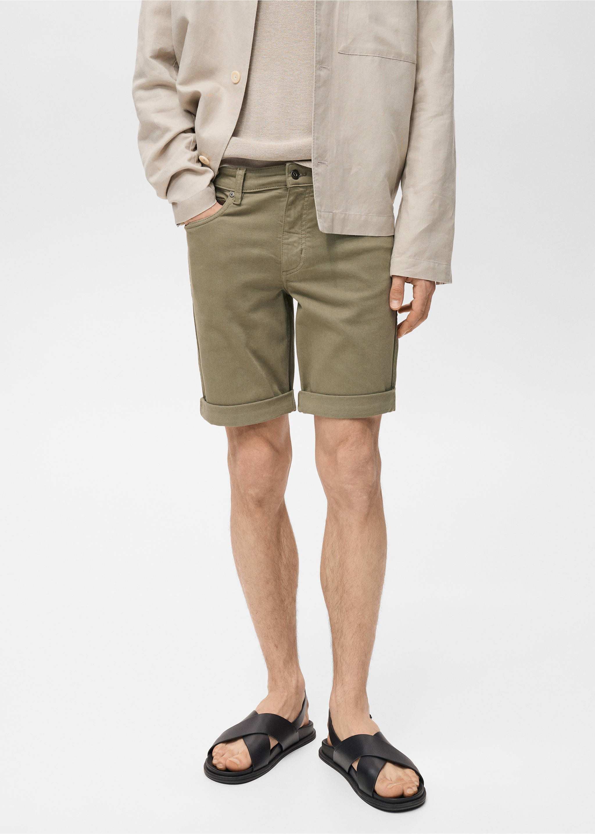 Khaki green cotton bermuda shorts with cuffed hems., Khaki. Ref: 87007893-00.