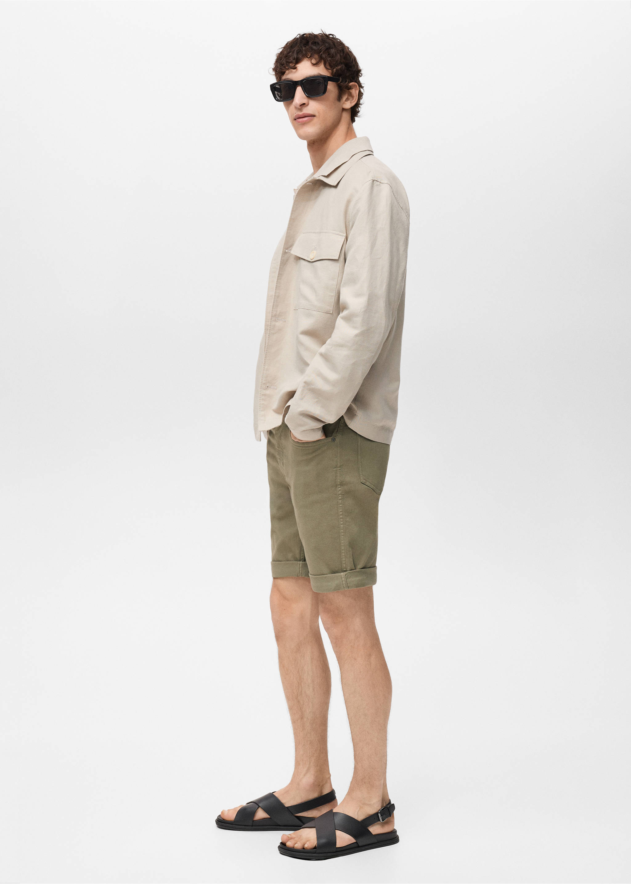 Olive green bermuda shorts with turned-up hems., Khaki. Ref: 87007893-00.