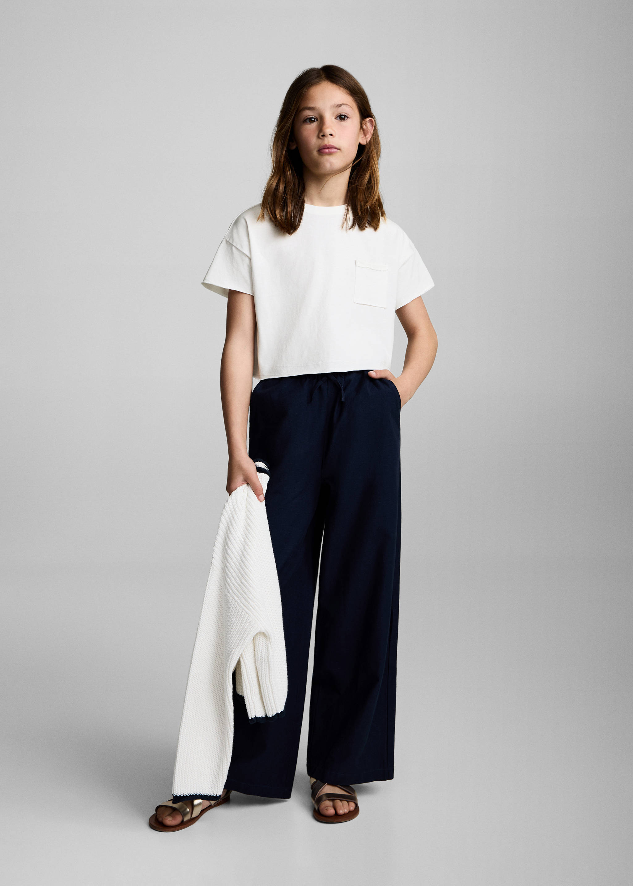 Camiseta crop bolsillo - Plano general