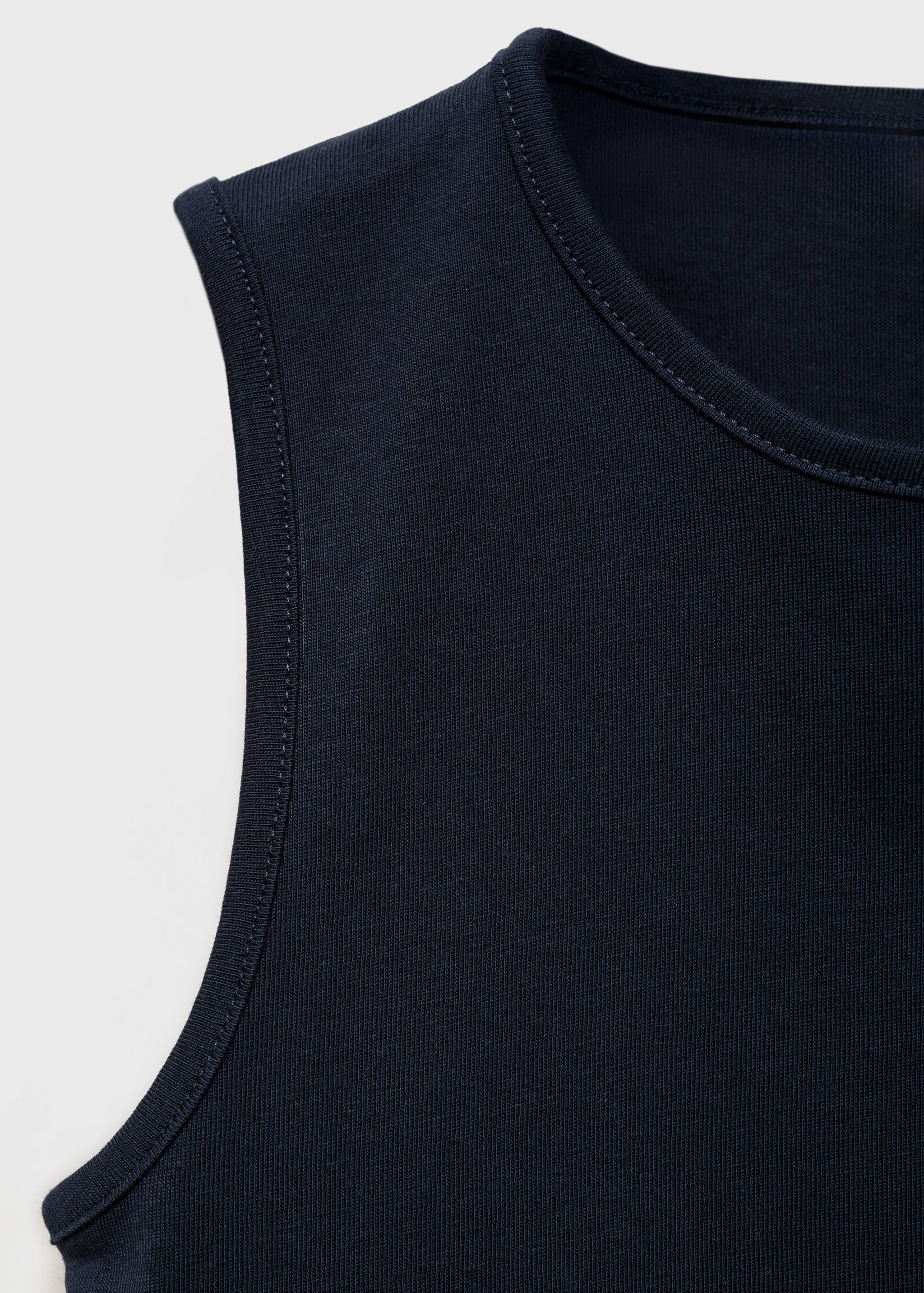 Cut-out back crop T-shirt - Details of the article 8