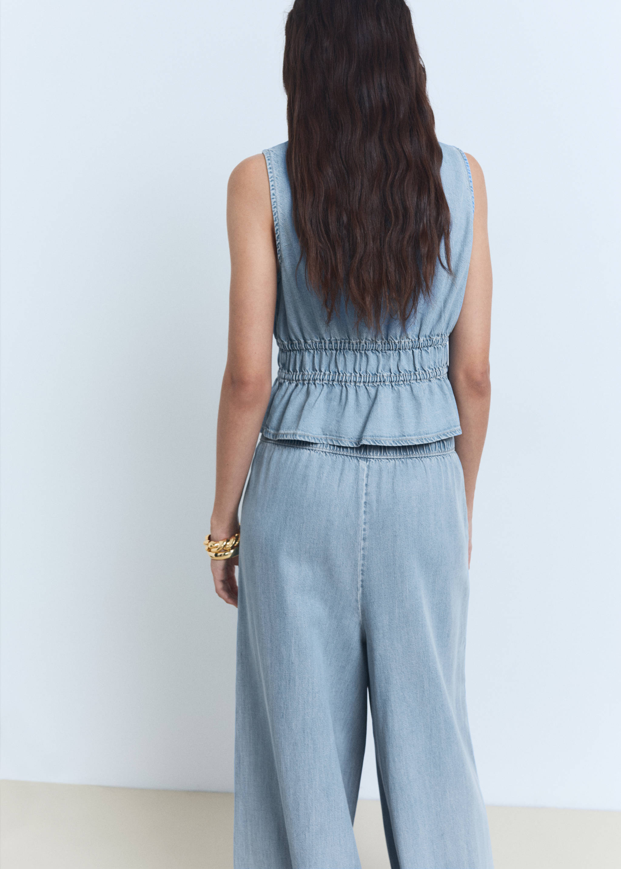 Lyocell top with tie closure - Reverse of the article