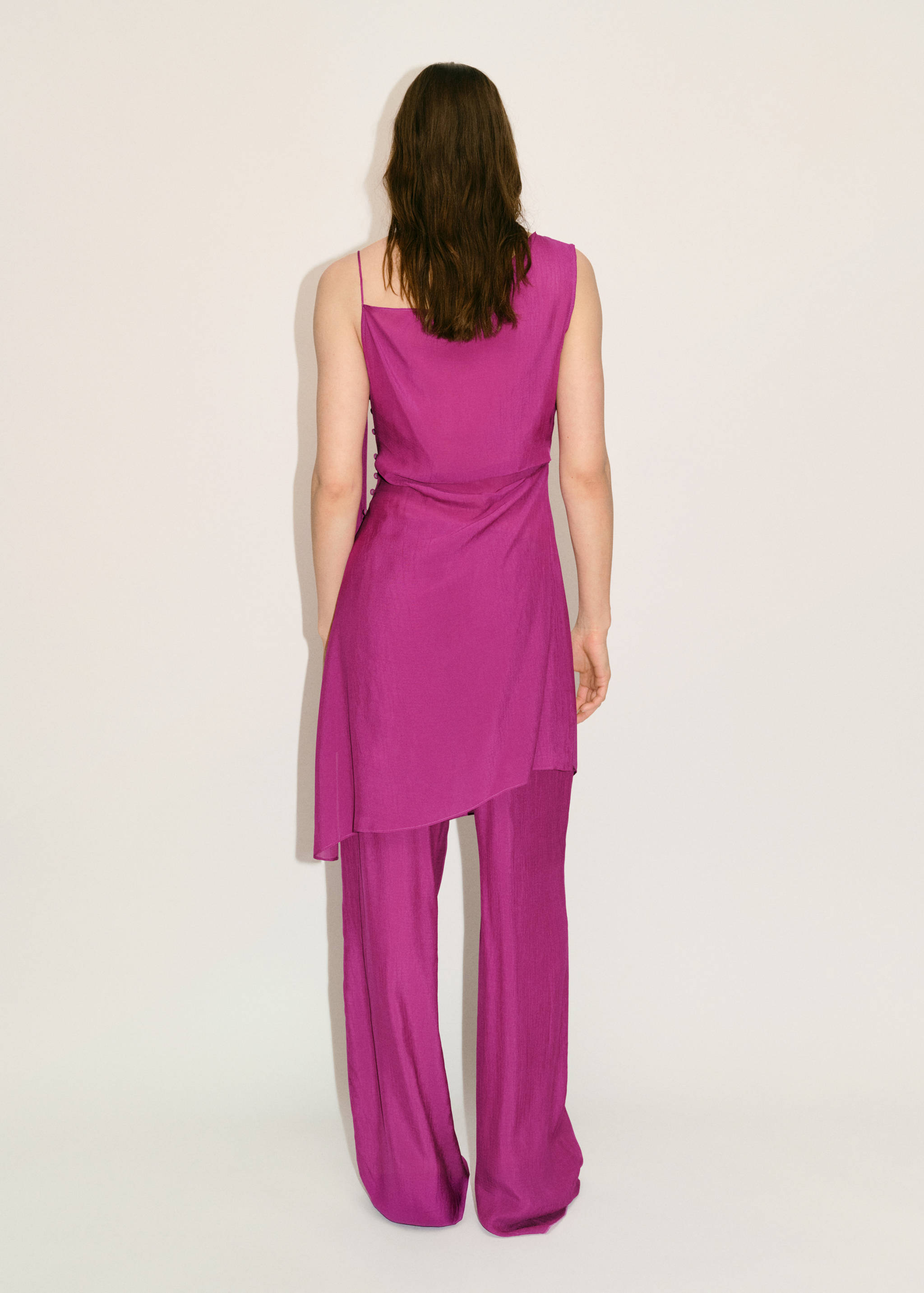 Long top with flower detail - Reverse of the article